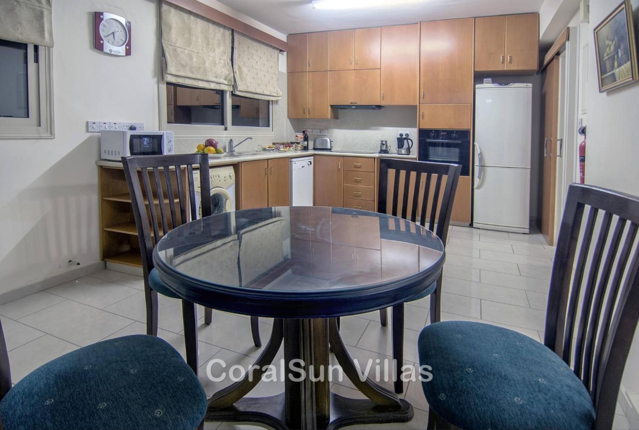 Amazing Pool, Complete Privacy, Amenities and Beach nearby