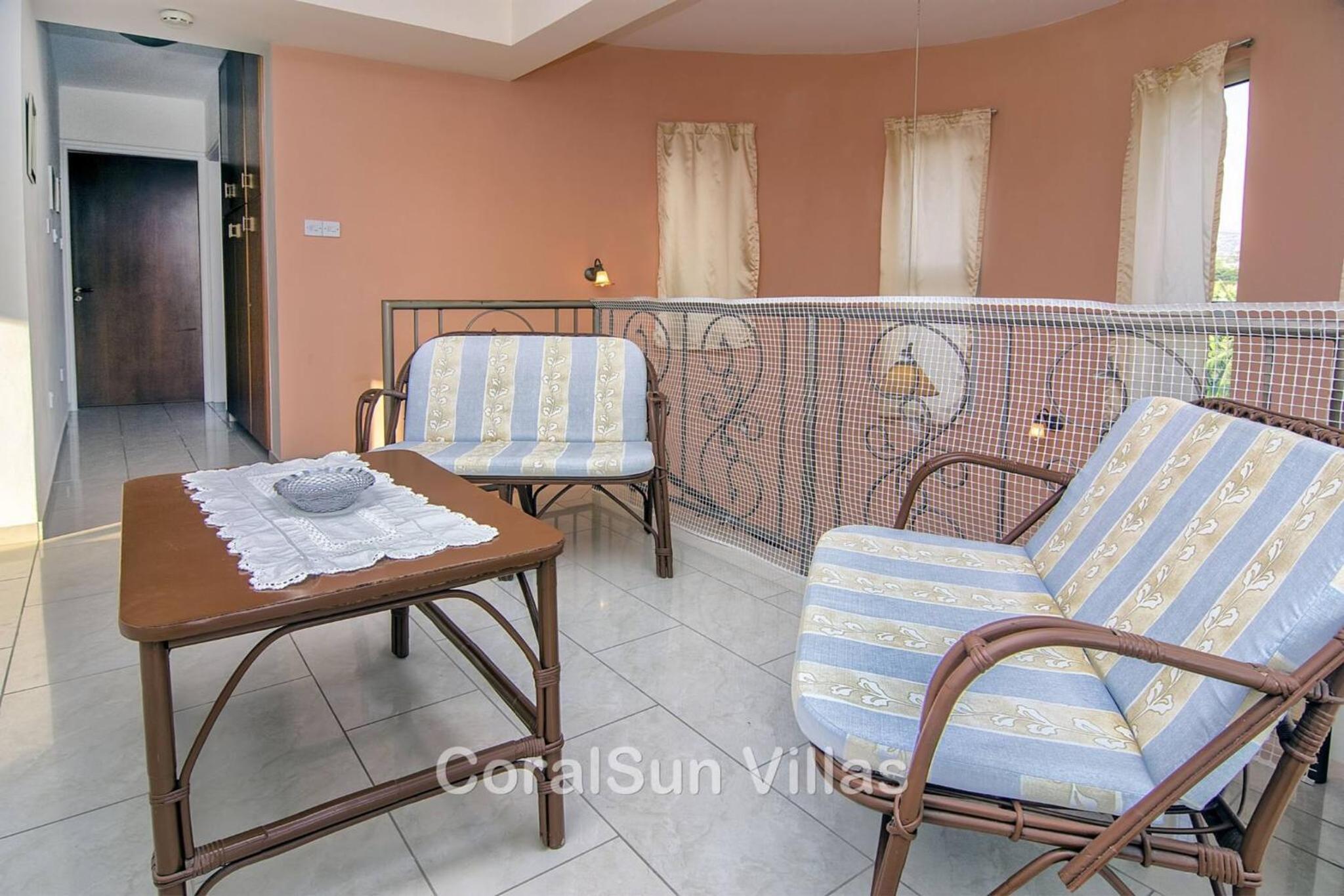 Amazing Pool, Complete Privacy, Amenities and Beach nearby