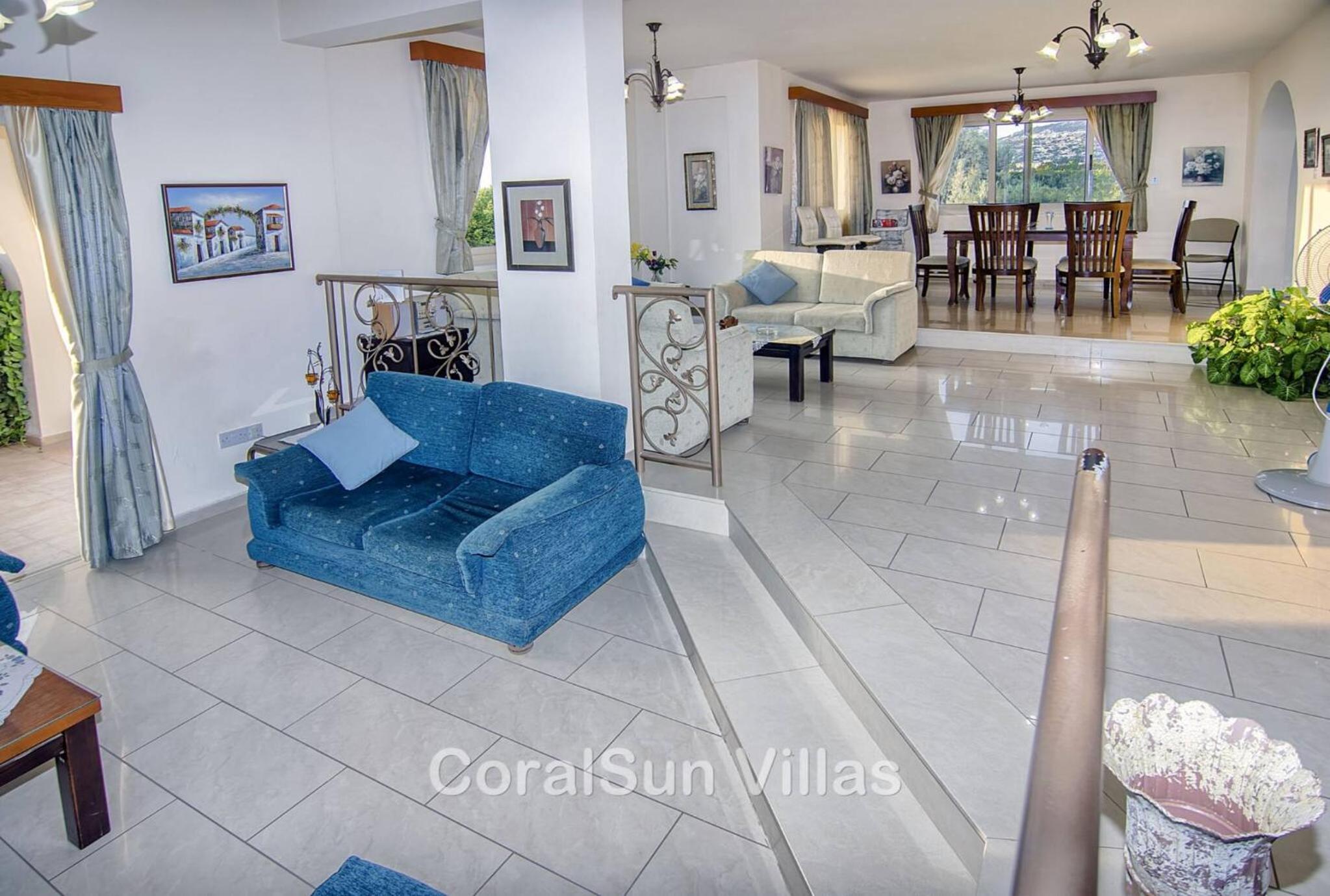 Amazing Pool, Complete Privacy, Amenities and Beach nearby