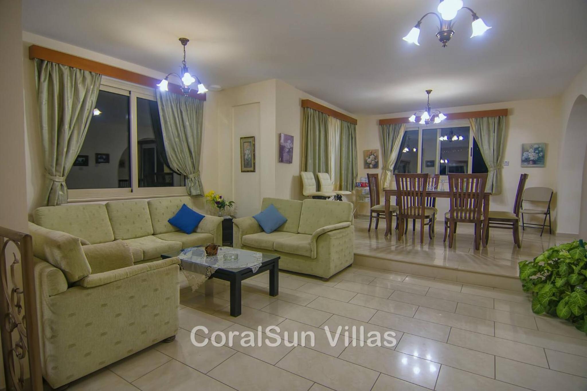 Amazing Pool, Complete Privacy, Amenities and Beach nearby