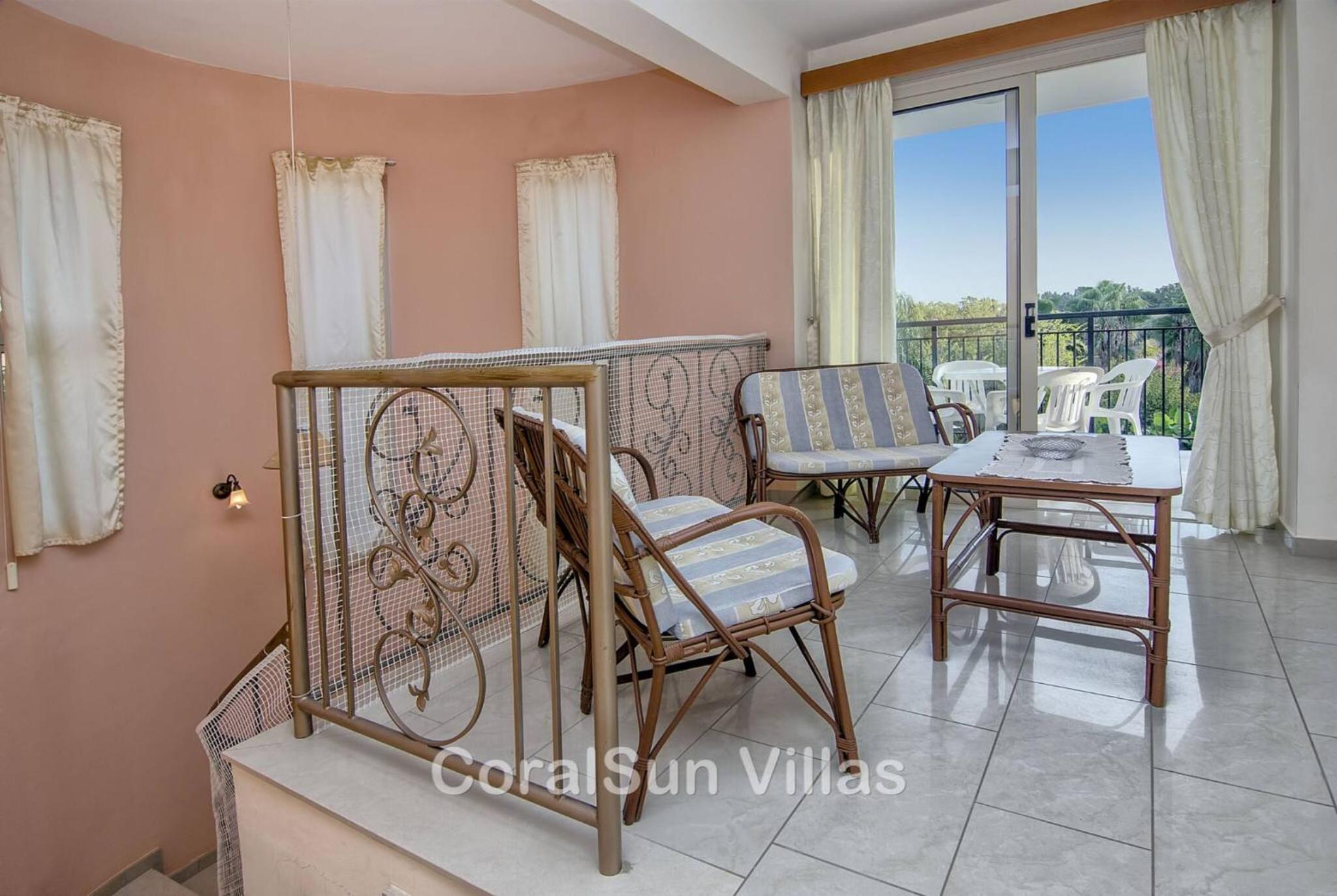 Amazing Pool, Complete Privacy, Amenities and Beach nearby