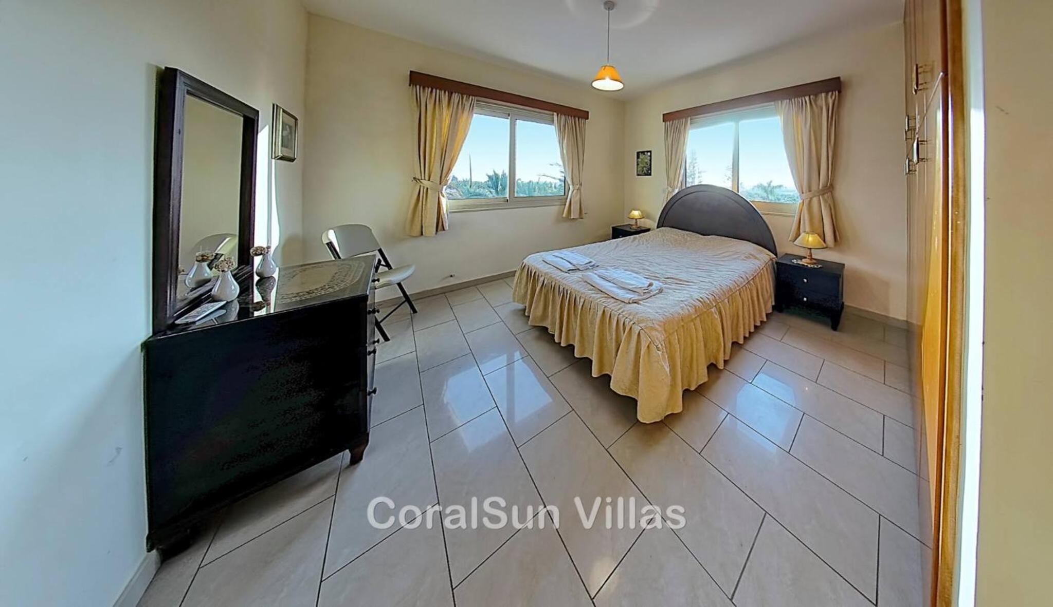 Amazing Pool, Complete Privacy, Amenities and Beach nearby