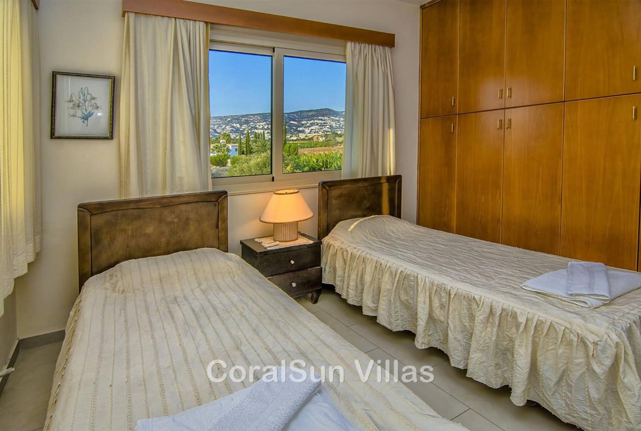 Amazing Pool, Complete Privacy, Amenities and Beach nearby