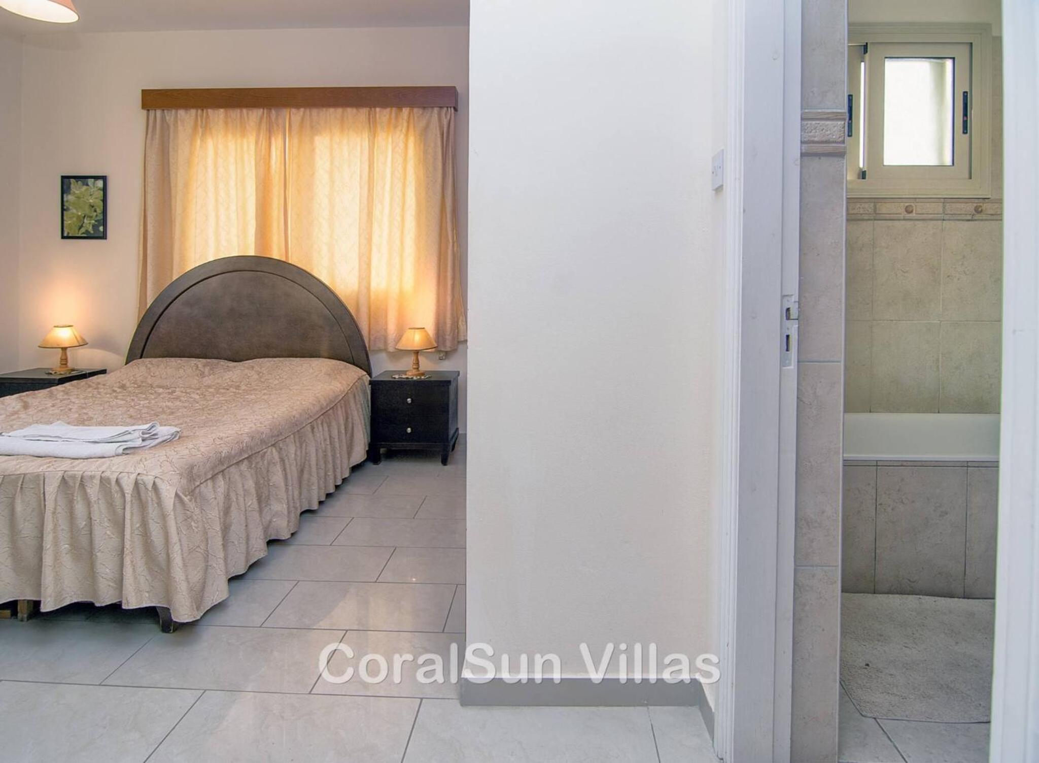 Amazing Pool, Complete Privacy, Amenities and Beach nearby