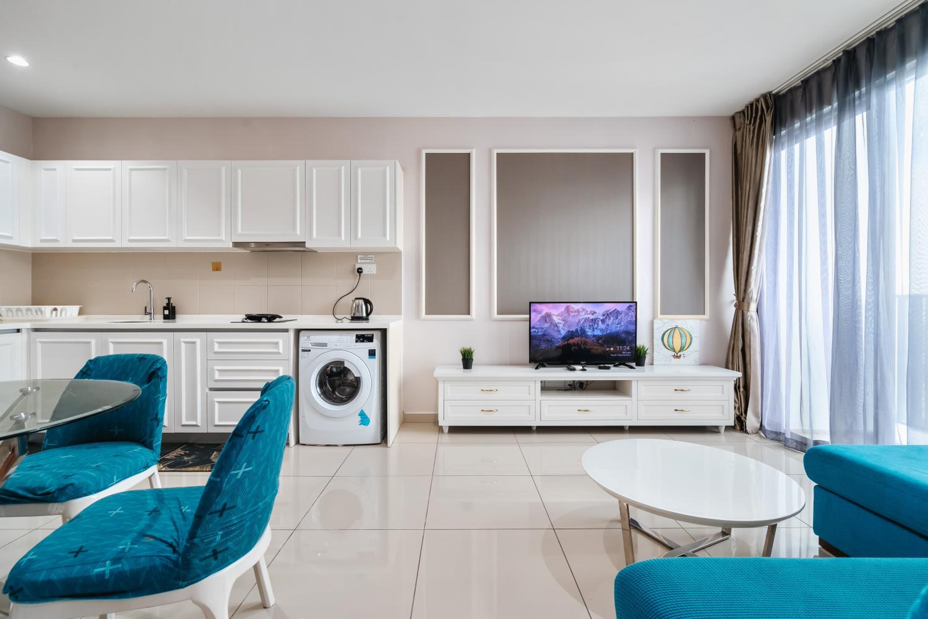 HostaHome Suites at I-City, Central Mall photo 3