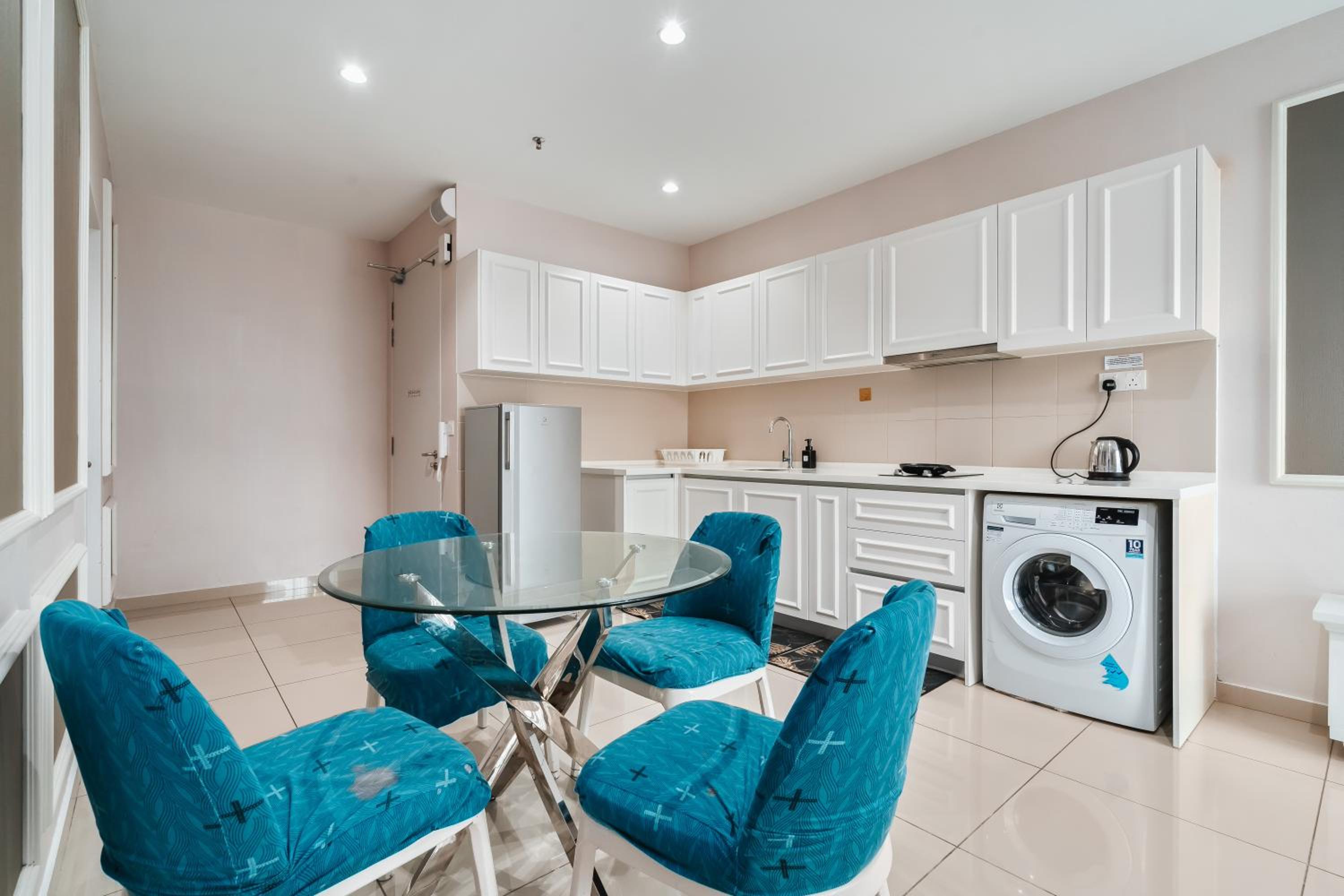 HostaHome Suites at I-City, Central Mall photo 4