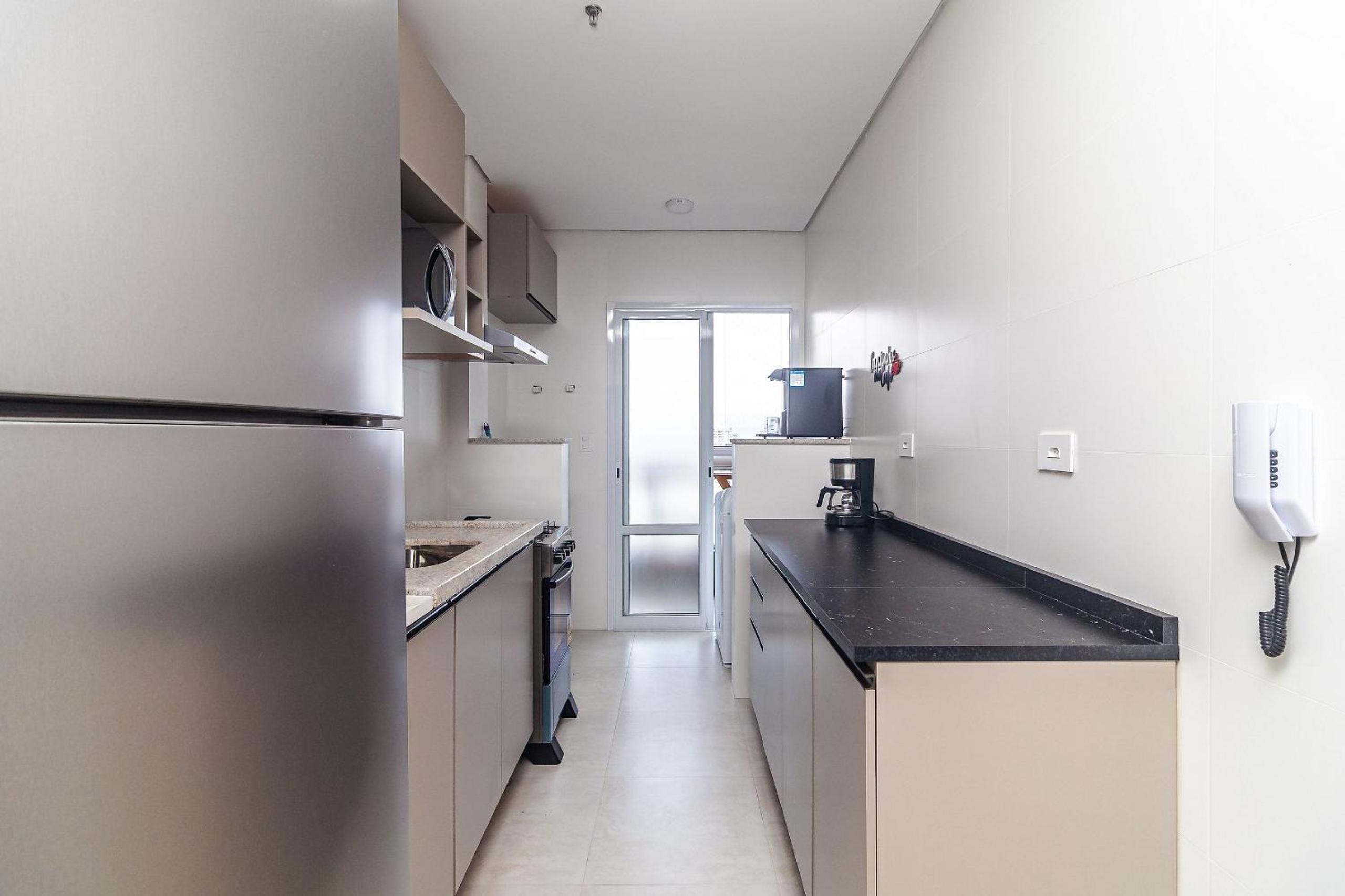 Apartamento Aconchegante e Elegante com Ar-Condicionado, Piscina, Garagem e Varanda Gourmet a 3 min da Praia