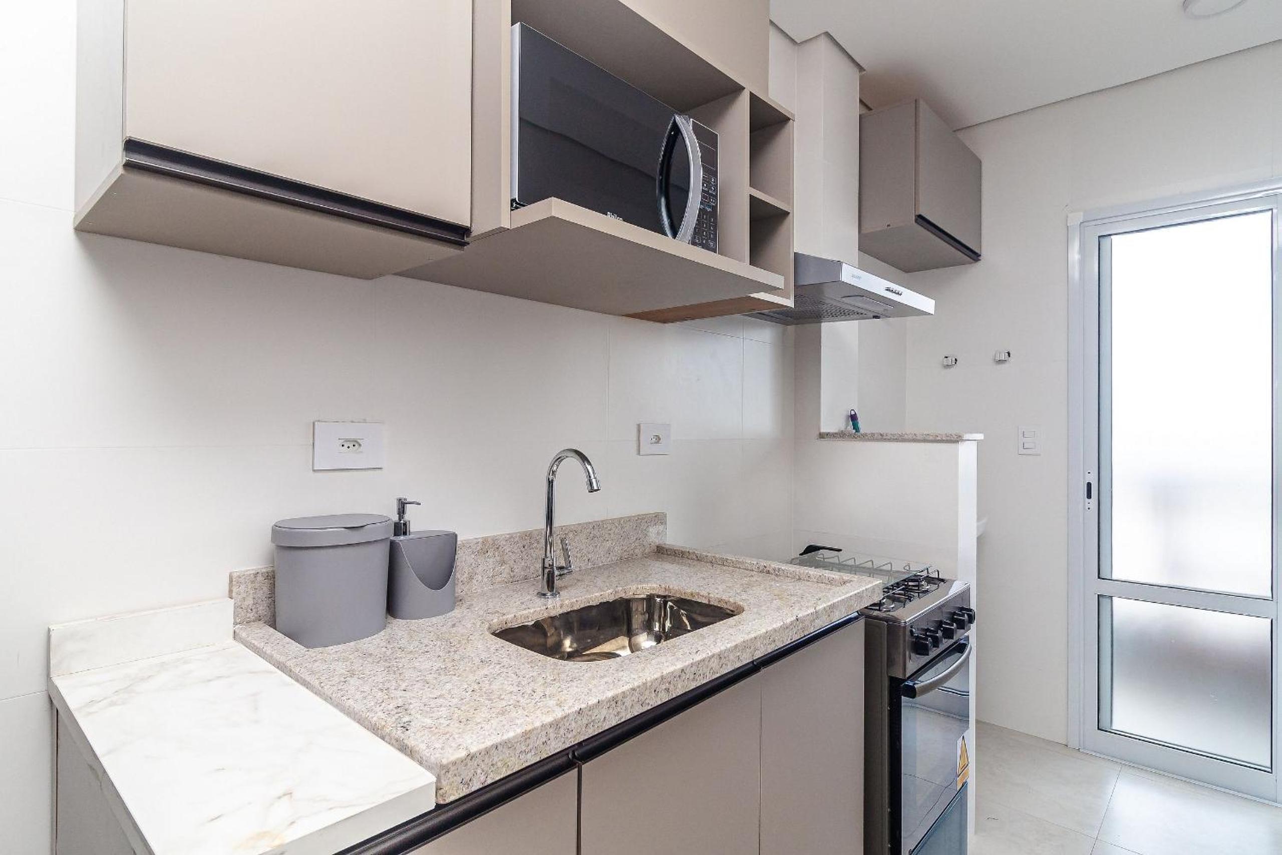 Apartamento Aconchegante e Elegante com Ar-Condicionado, Piscina, Garagem e Varanda Gourmet a 3 min da Praia