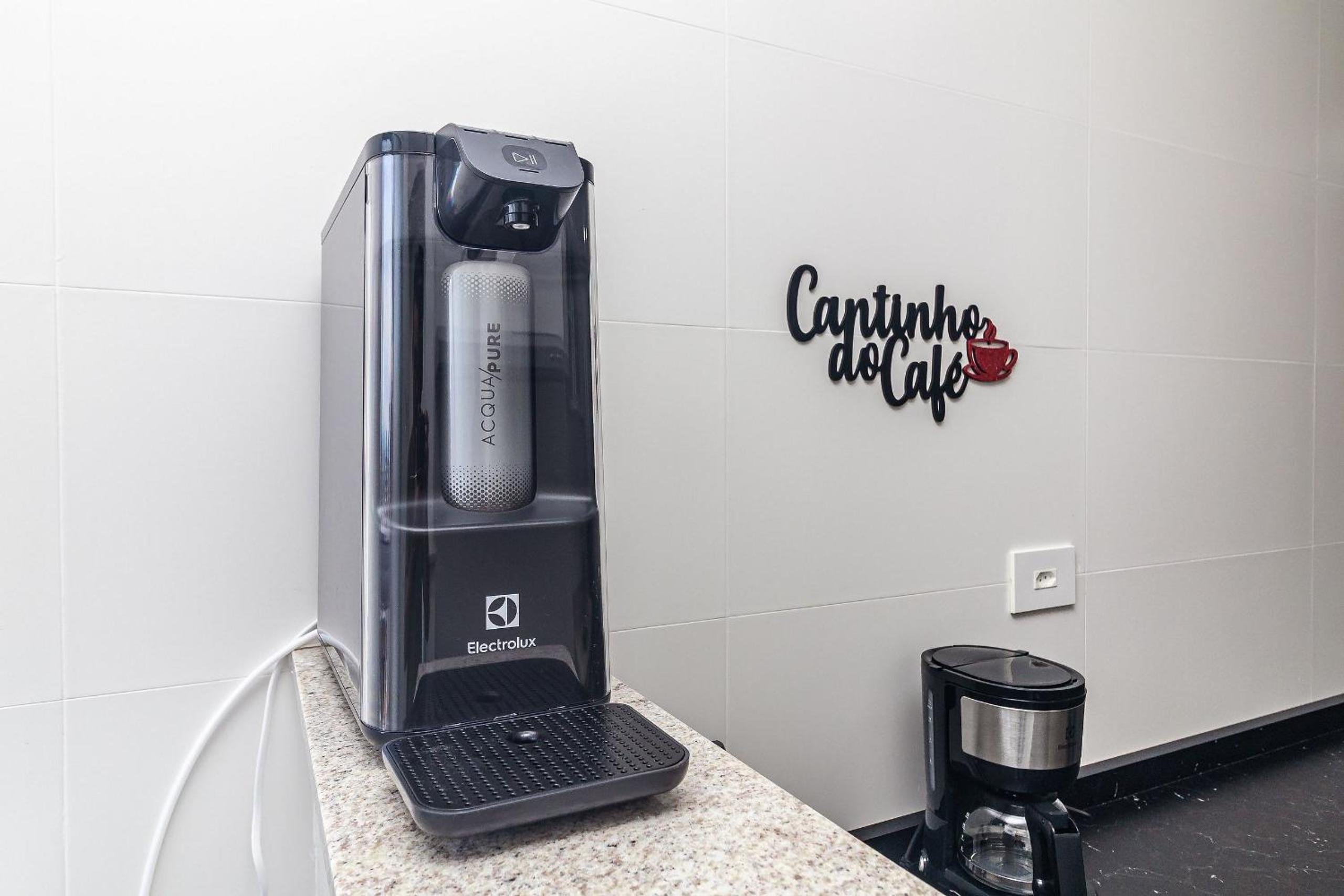 Apartamento Aconchegante e Elegante com Ar-Condicionado, Piscina, Garagem e Varanda Gourmet a 3 min da Praia