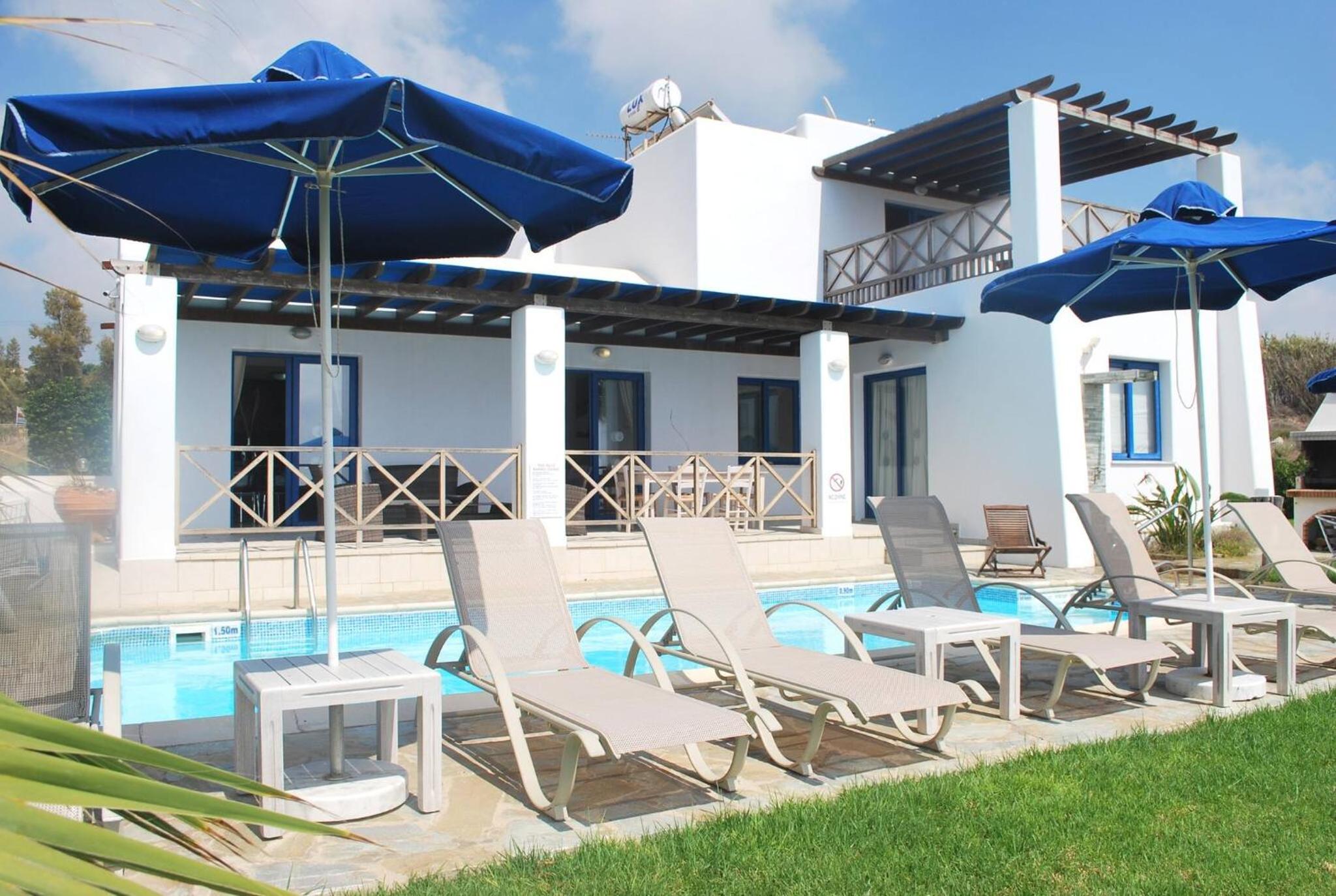 Sea Front Villa, HEATED Private Pool, Amazing location Paphos 323