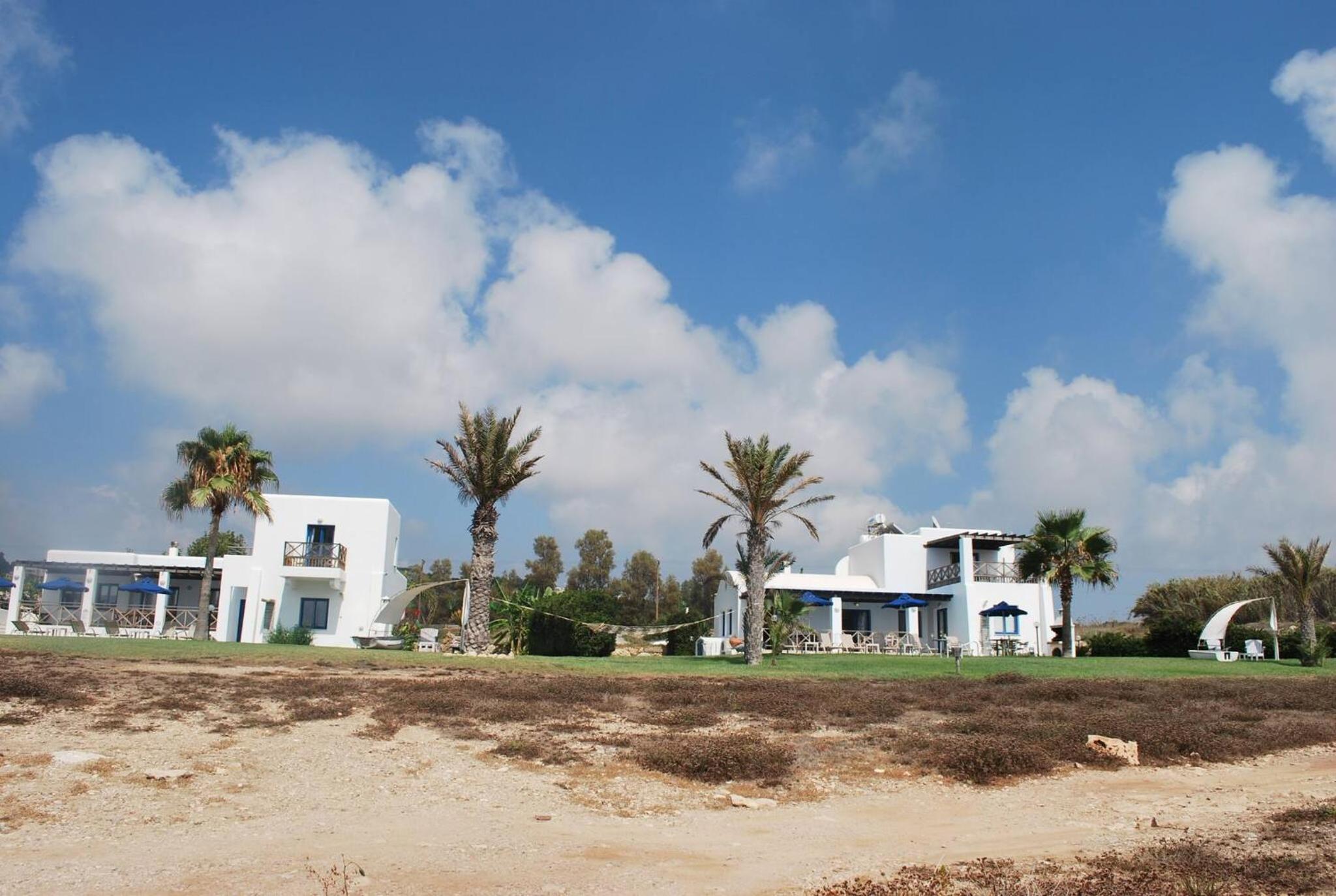Sea Front Villa, HEATED Private Pool, Amazing location Paphos 323