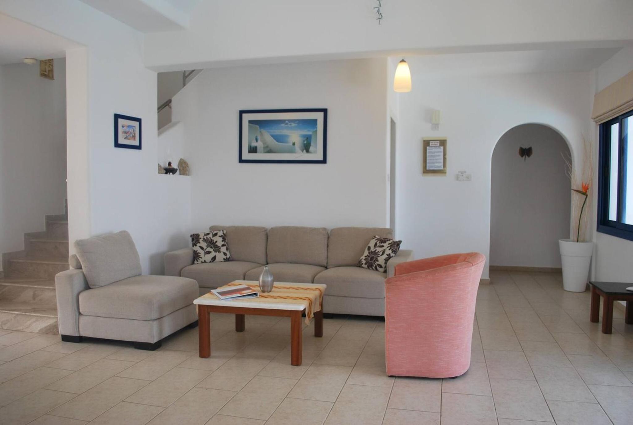 Sea Front Villa, HEATED Private Pool, Amazing location Paphos 323