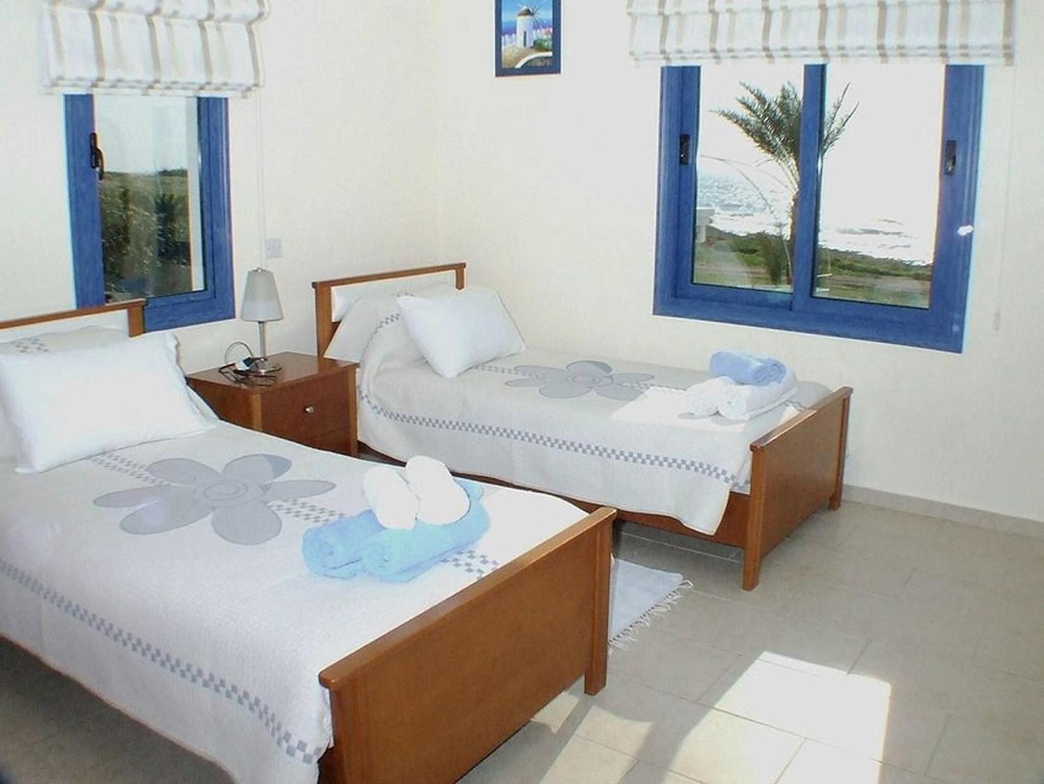 Sea Front Villa, HEATED Private Pool, Amazing location Paphos 323