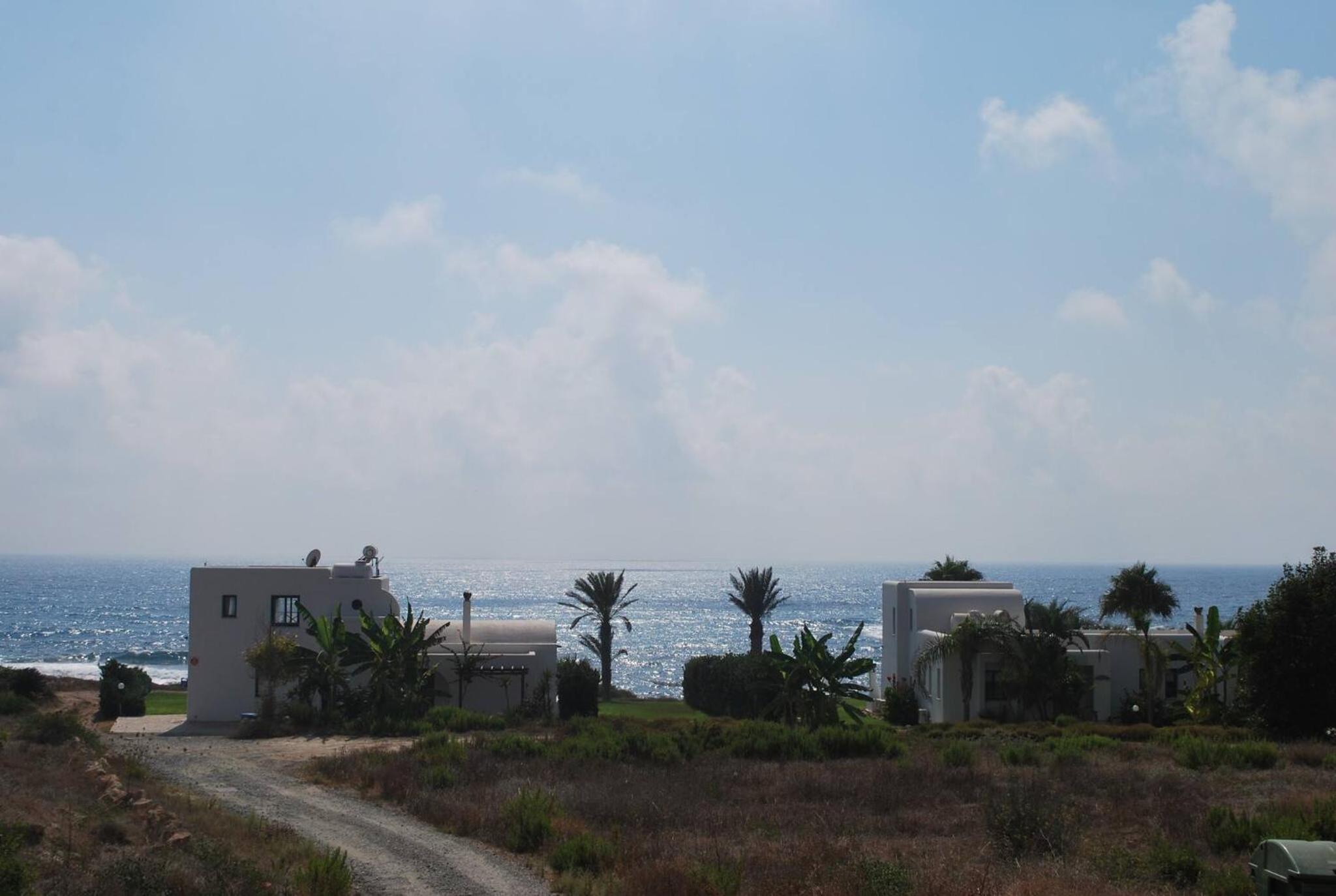 Sea Front Villa, HEATED Private Pool, Amazing location Paphos 323
