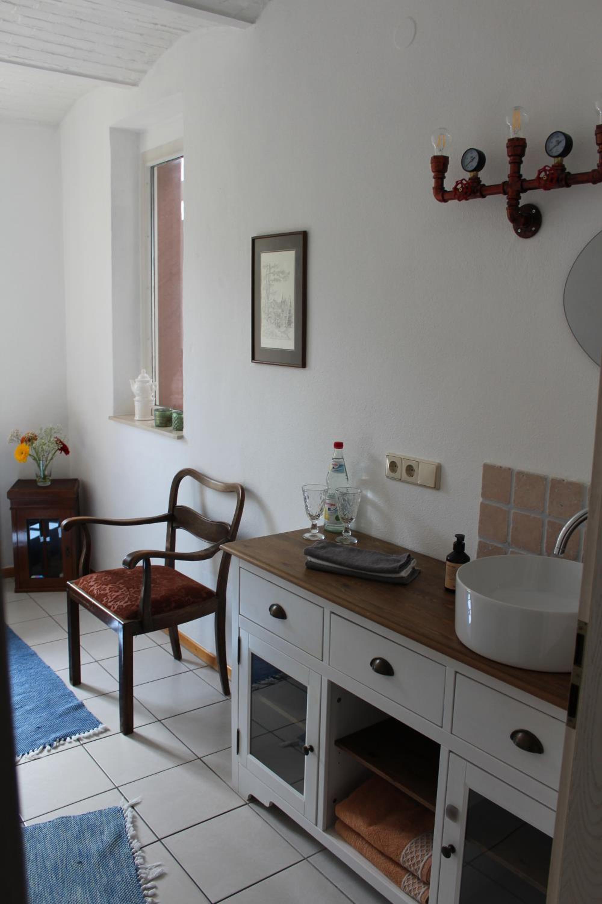 Hostel am Burgenring - kostenloser Parkplatz, Zentrum, Self Check-In, Küche