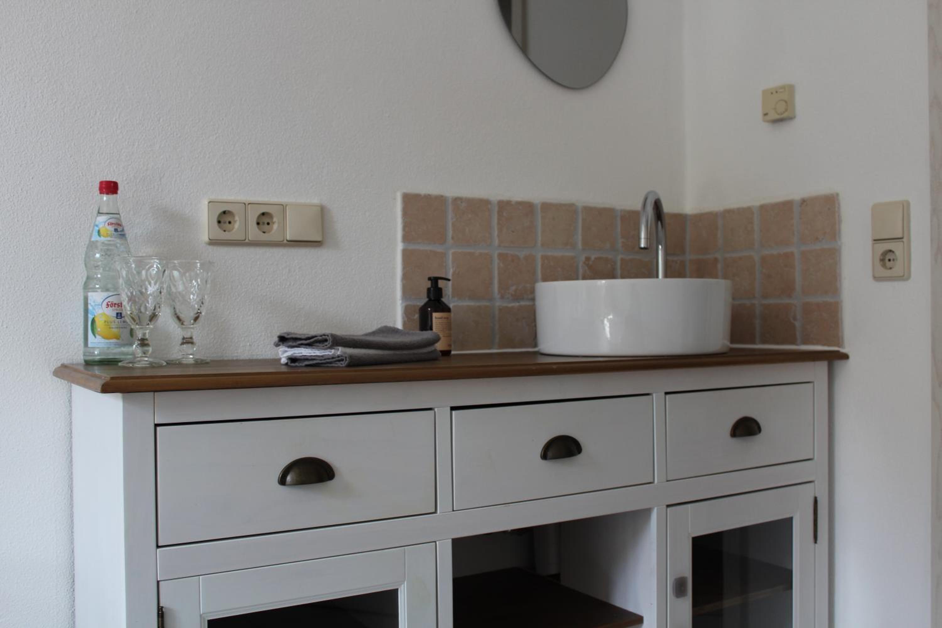 Hostel am Burgenring - kostenloser Parkplatz, Zentrum, Self Check-In, Küche