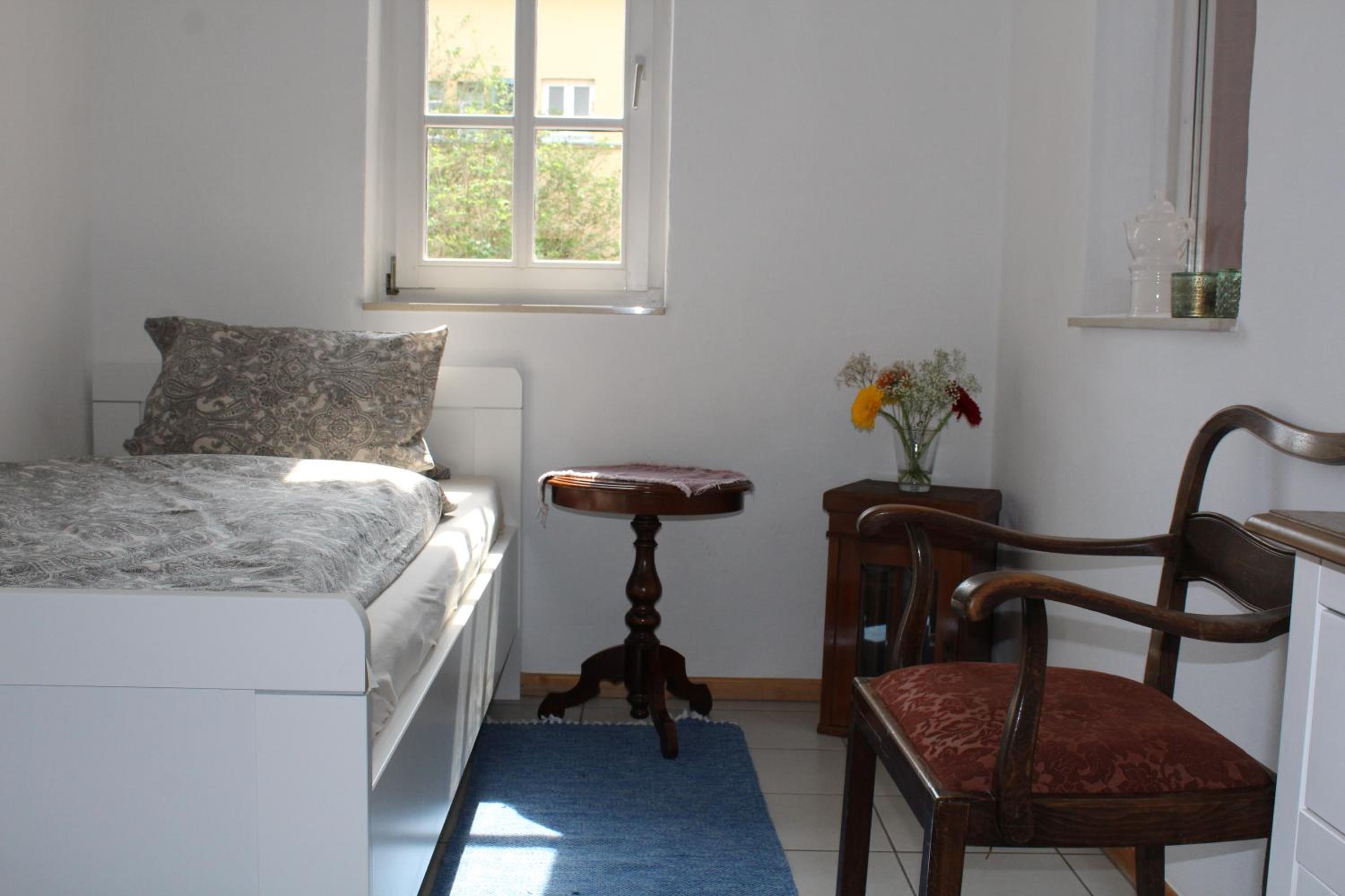 Hostel am Burgenring - kostenloser Parkplatz, Zentrum, Self Check-In, Küche
