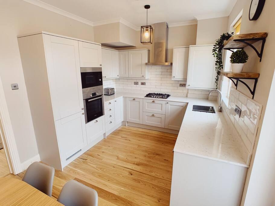 Tynemouth Seaside 3 Bed House Close to Beach/Bars/Restaurants - Parking Space Included view 2