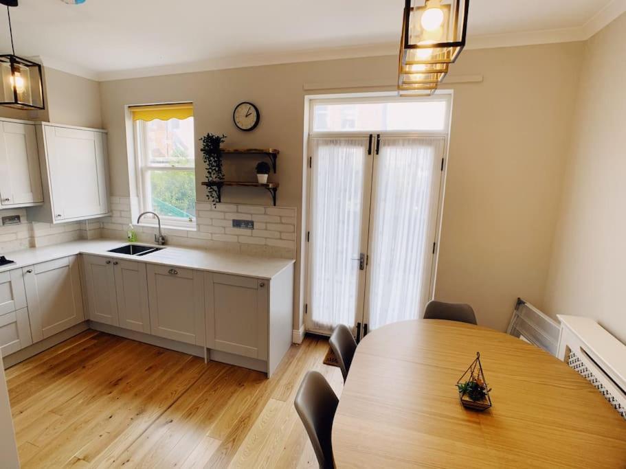 Tynemouth Seaside 3 Bed House Close to Beach/Bars/Restaurants - Parking Space Included view 5