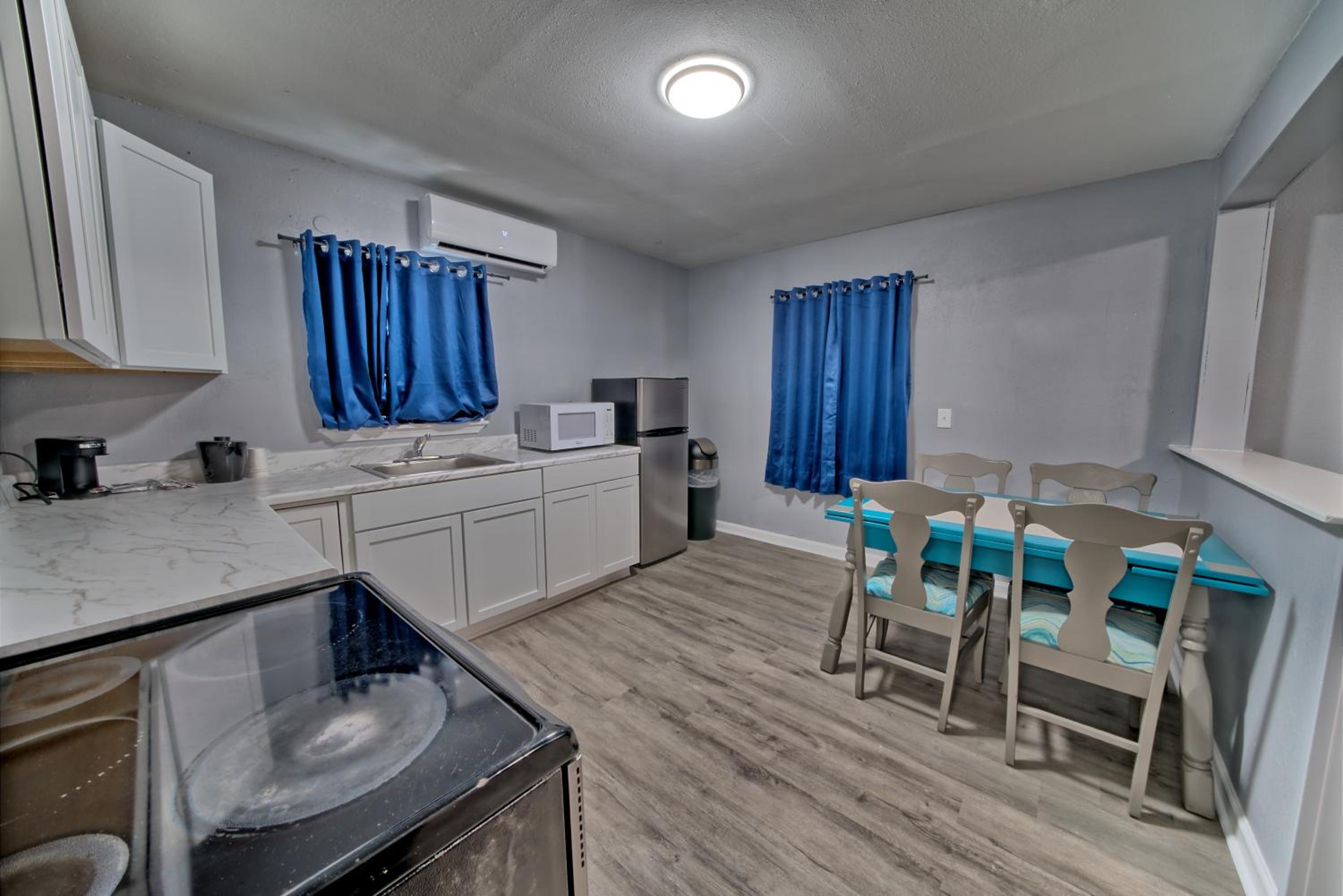 Aqua View Motel