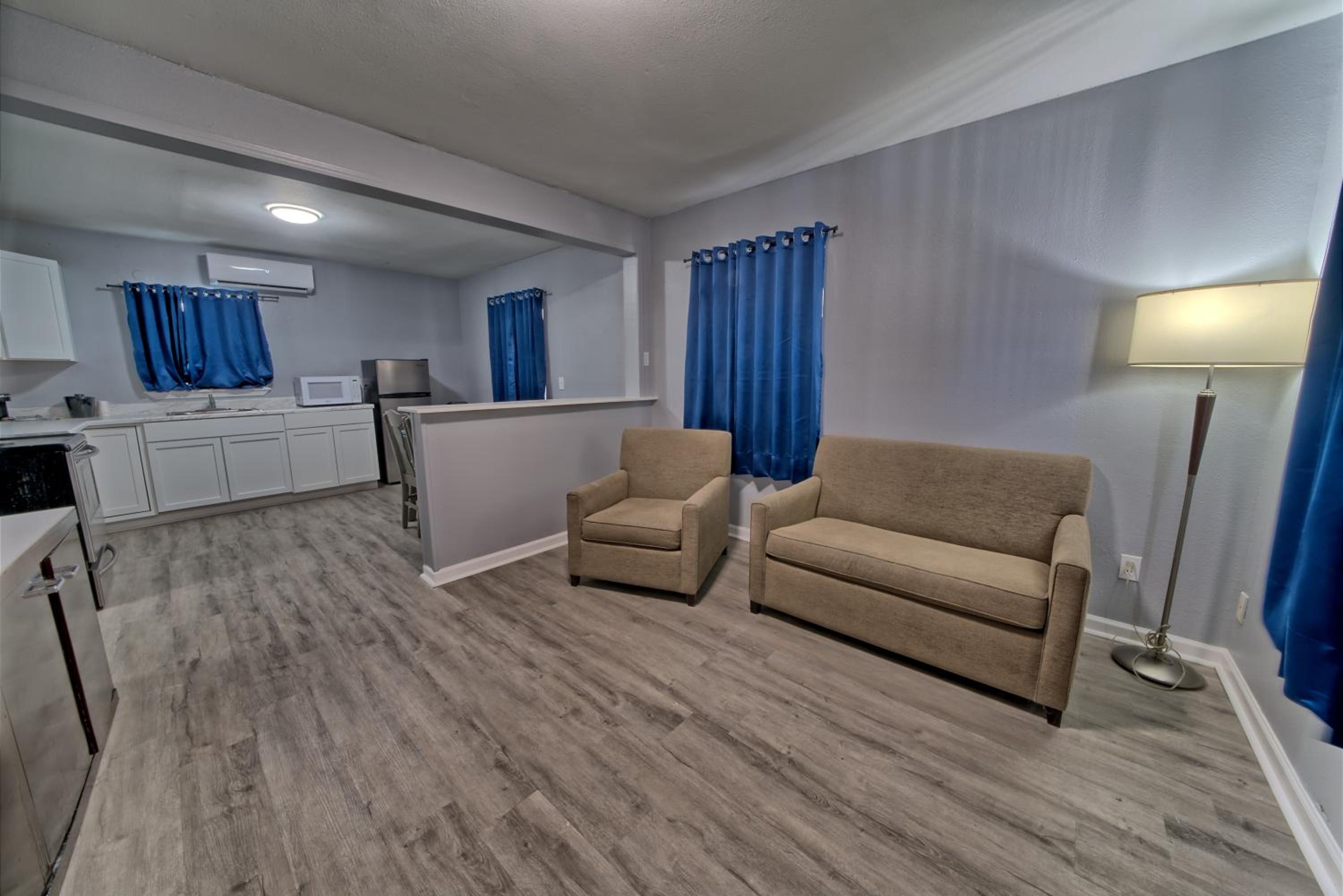Aqua View Motel