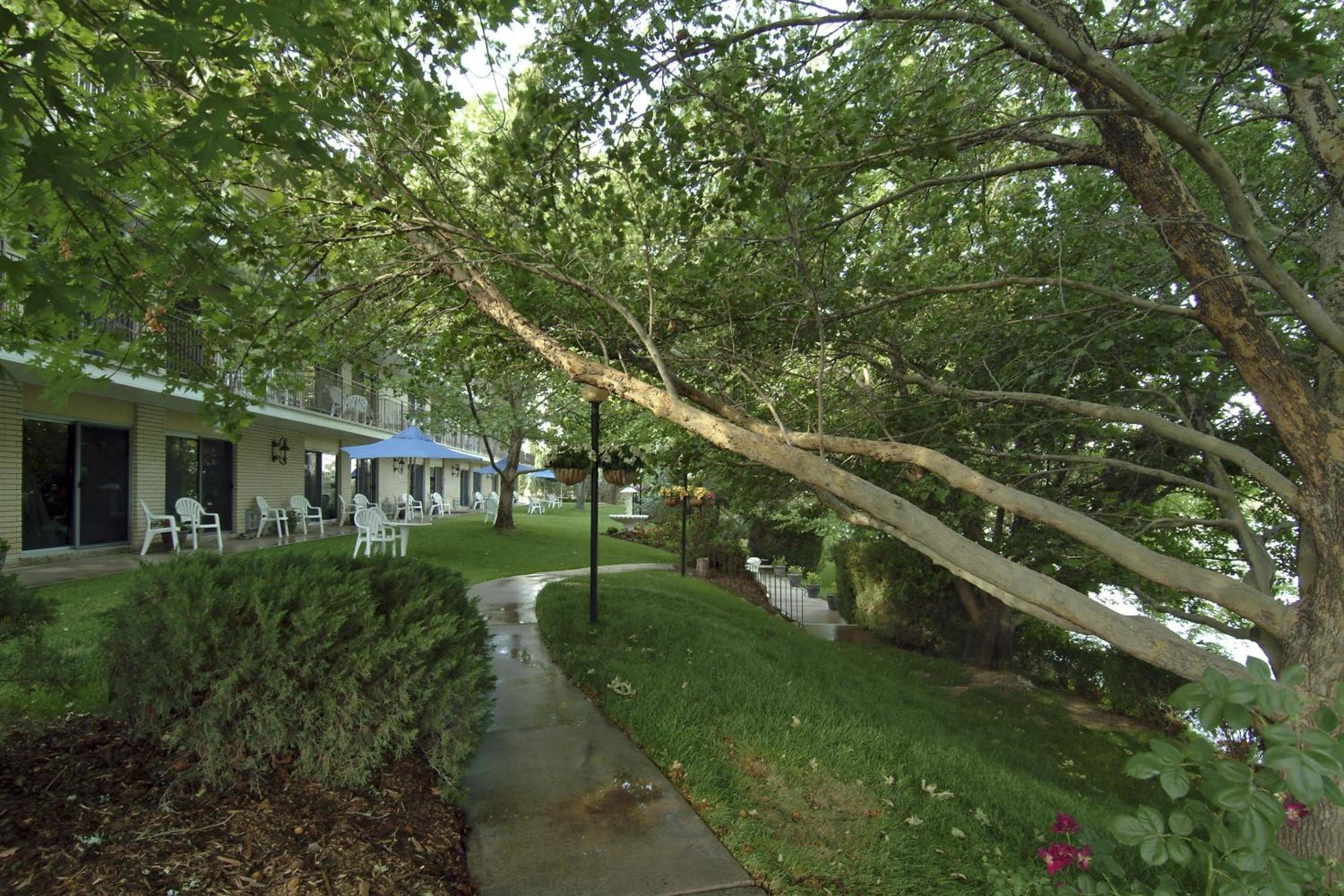 Green River Vacations - River Terrace Inn - Property Image 8