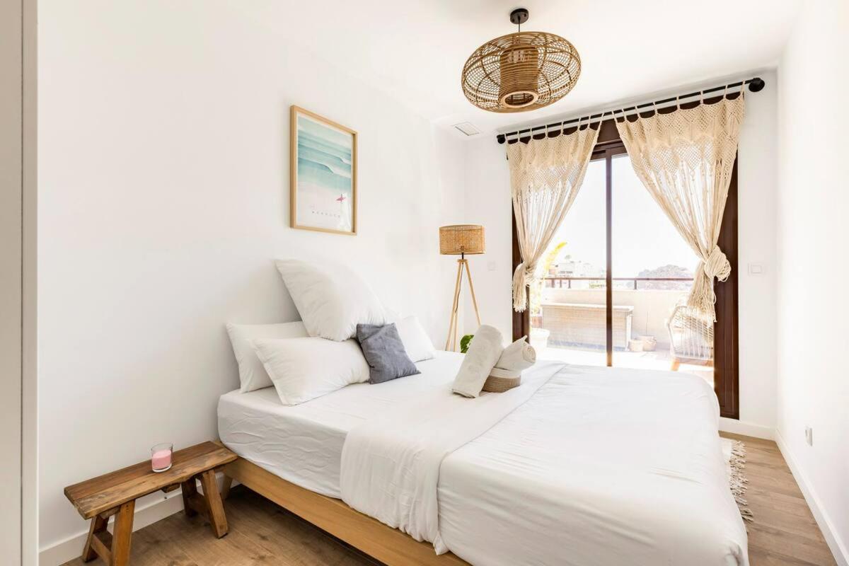 Luxury Designer Apartment - Unbeatable Sea Views