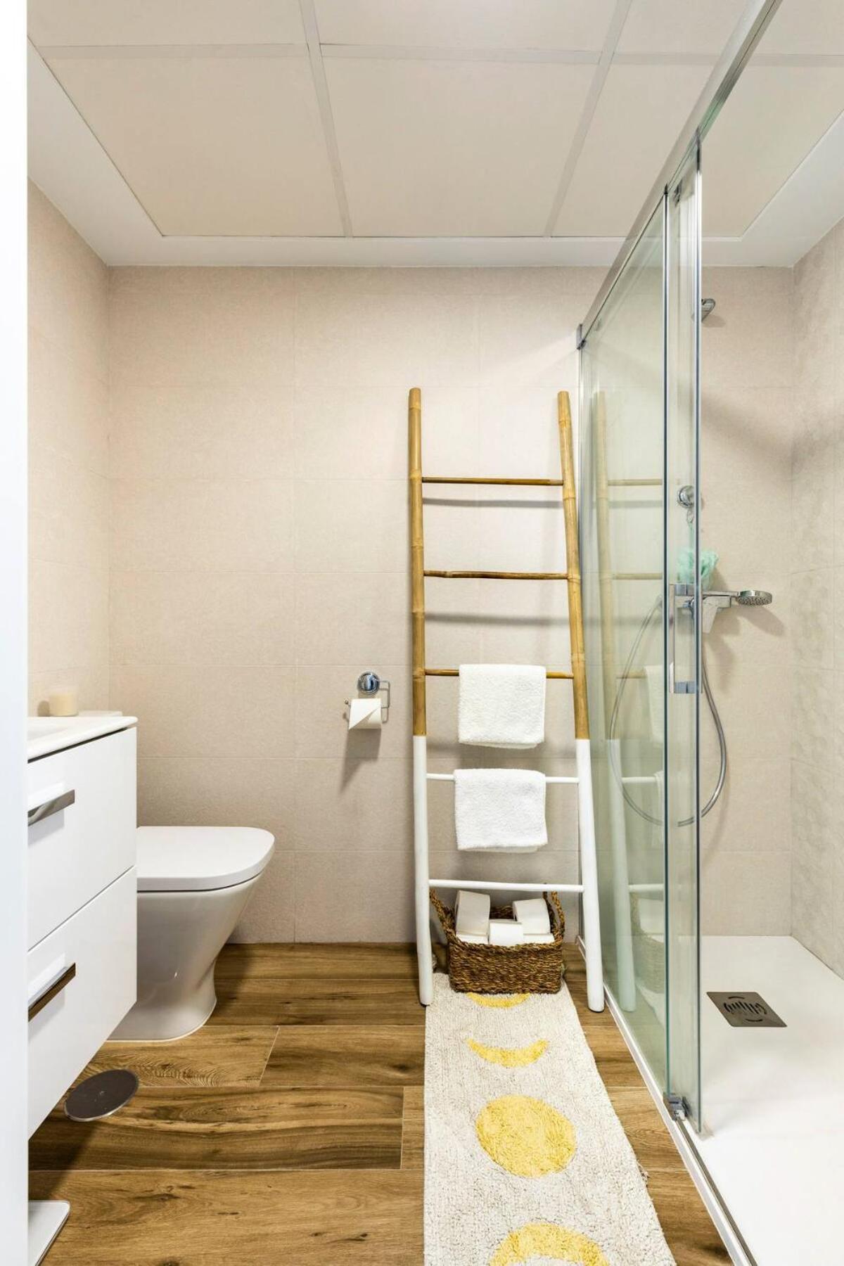 Luxury Designer Apartment - Unbeatable Sea Views