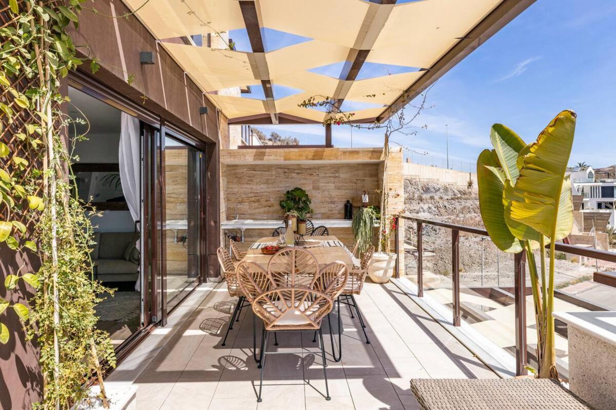 Luxury Designer Apartment - Unbeatable Sea Views