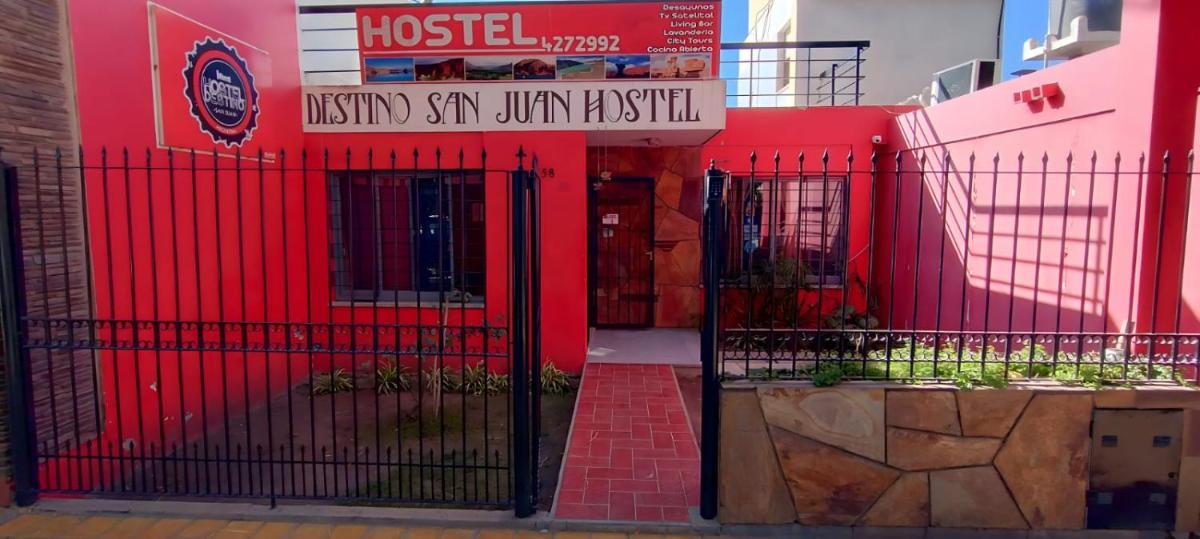 Destino San Juan Hostel
