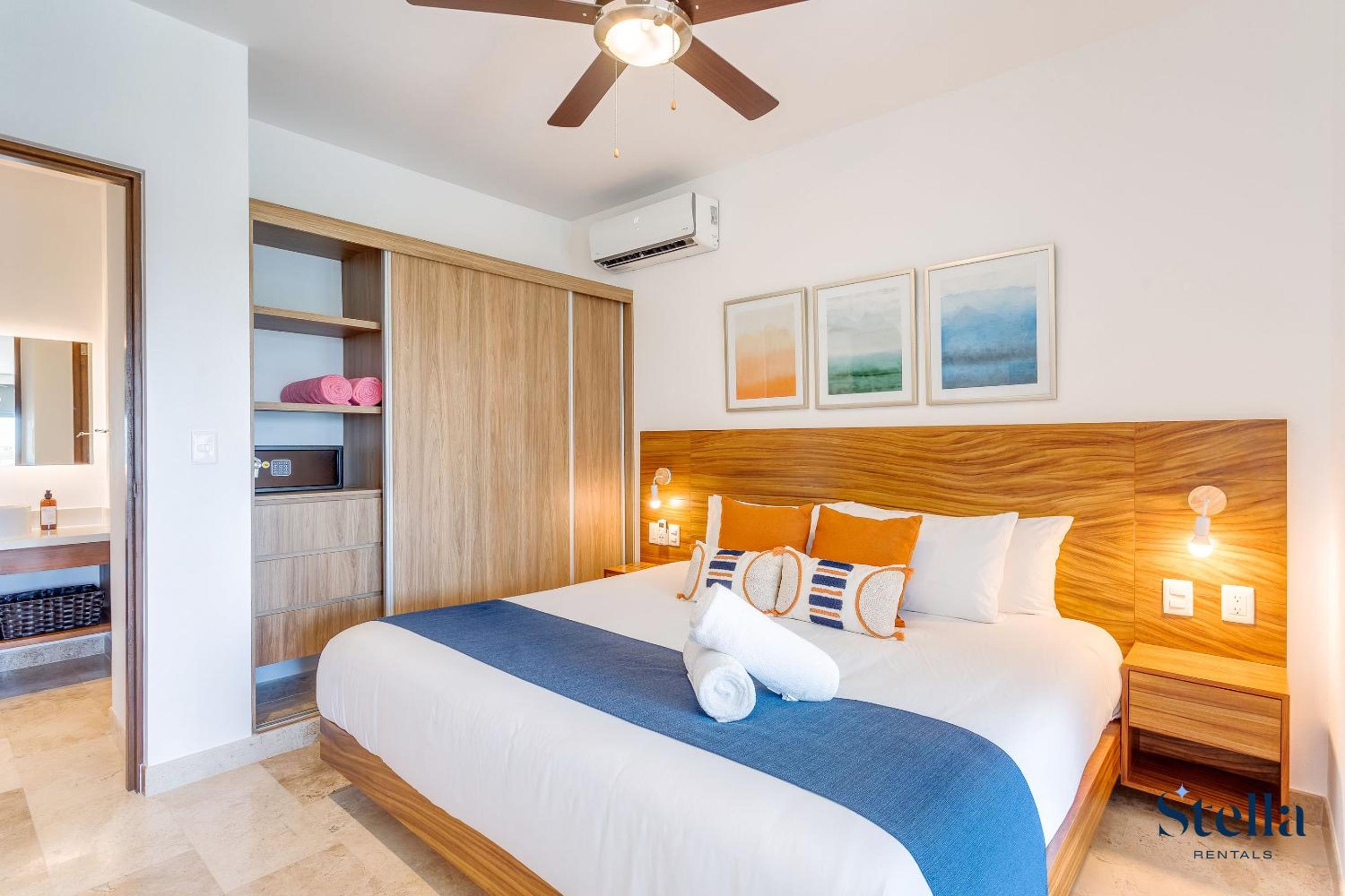 Ipana Condo, Rooftop Pools, Gym, Walk to Beach view 5