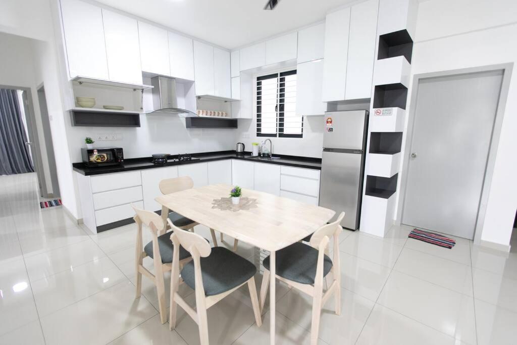 Newly Renovated 3Bedroom Vacation Home 6-8pax photo 1