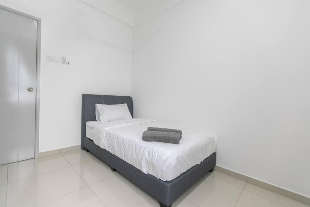 Newly Renovated 3Bedroom Vacation Home 6-8pax photo 8