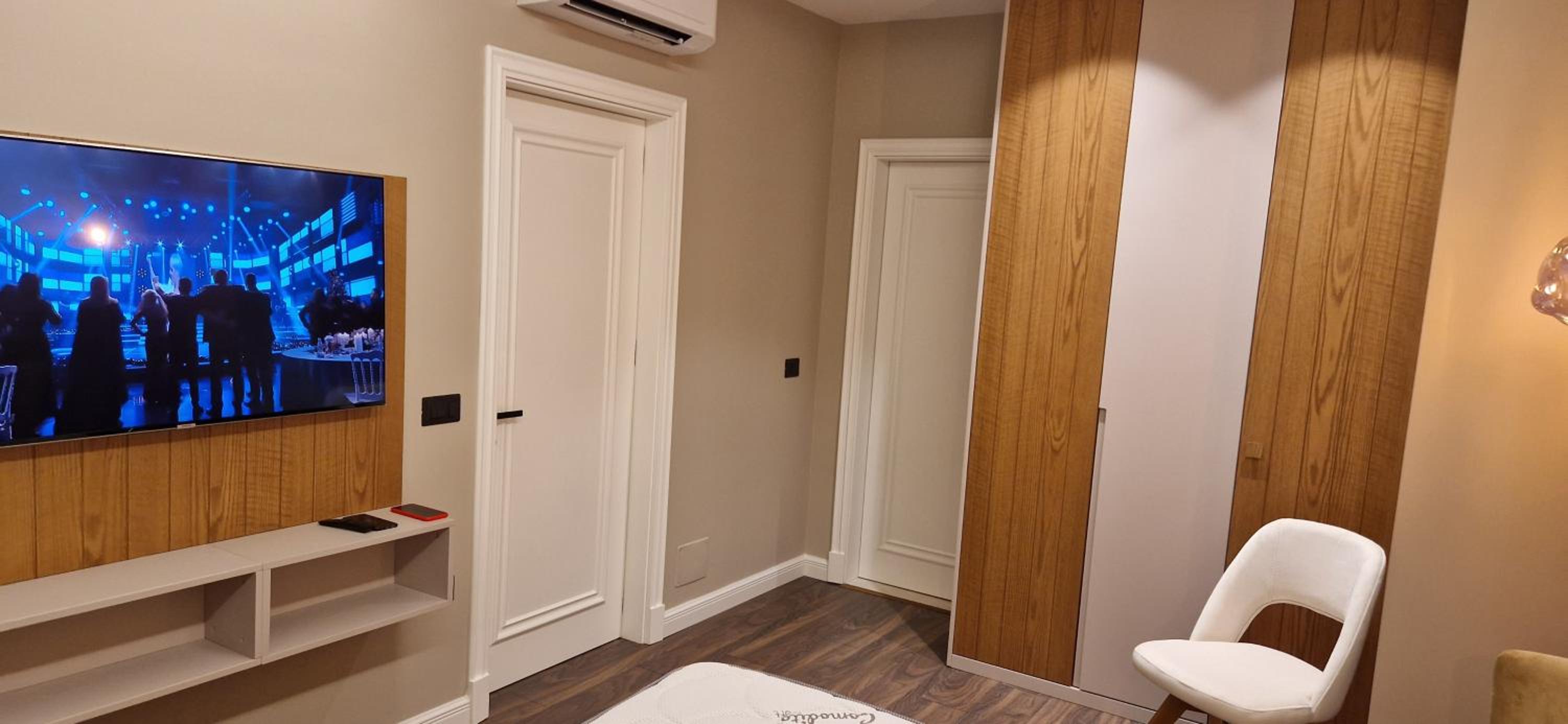 Central Deluxe Apartment