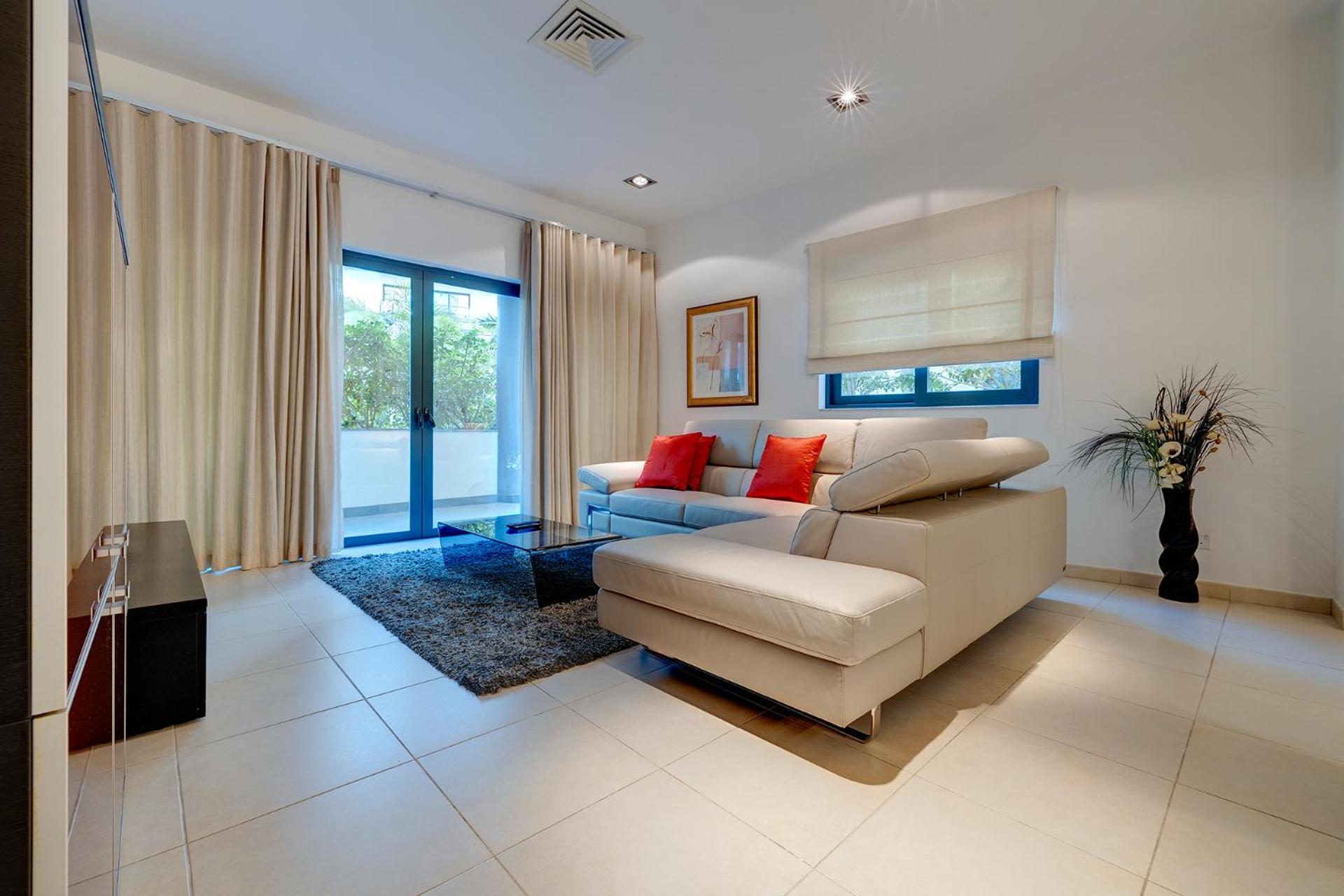 Garden Maisonette in Private Complex with outdoor dining area photo 3