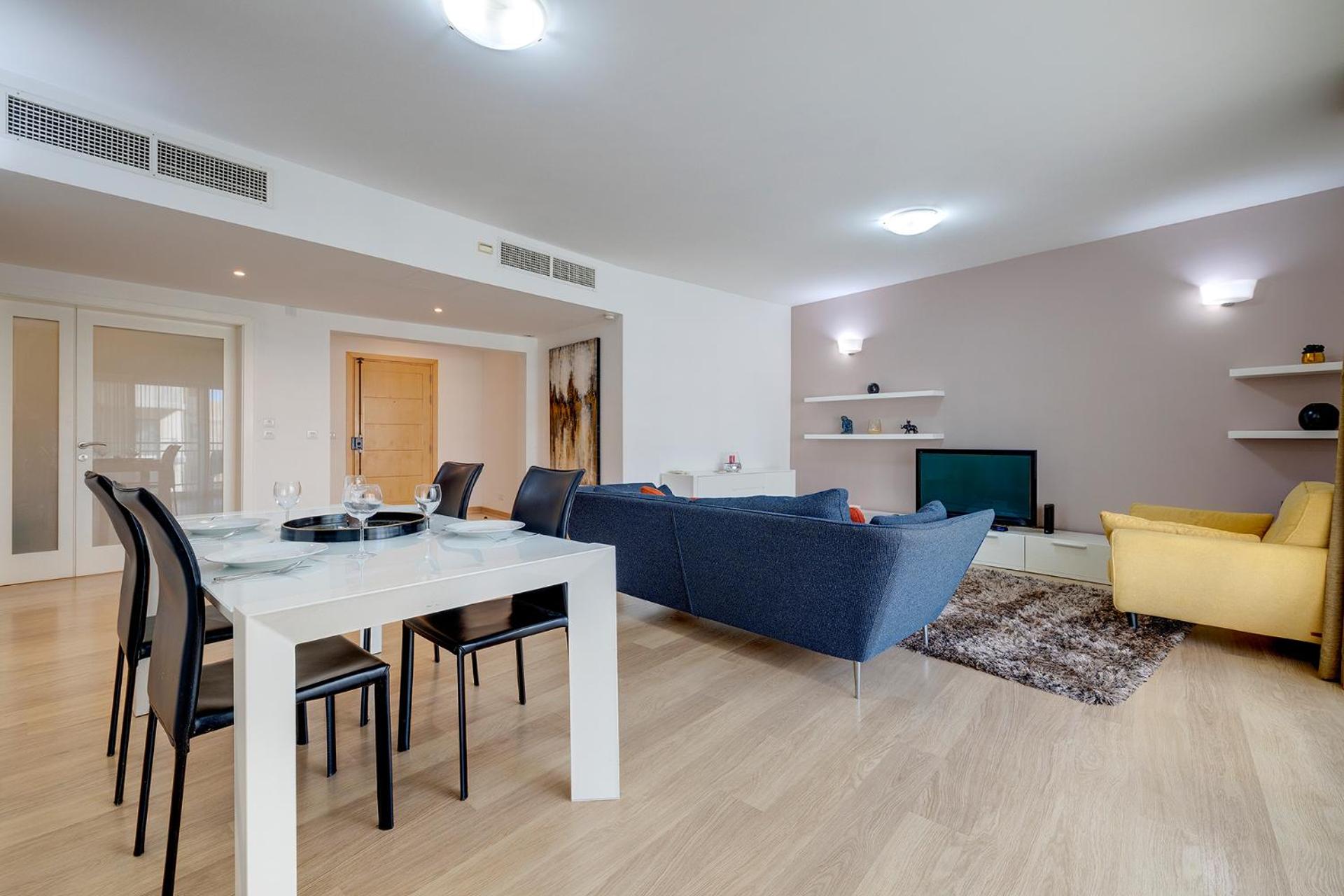Spacious Garden View Apt in Exclusive Complex photo 4