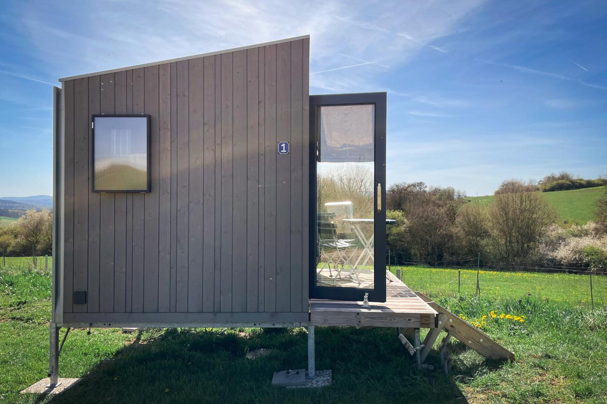 Sleep Space 1 - Green Tiny Spot Dolmar