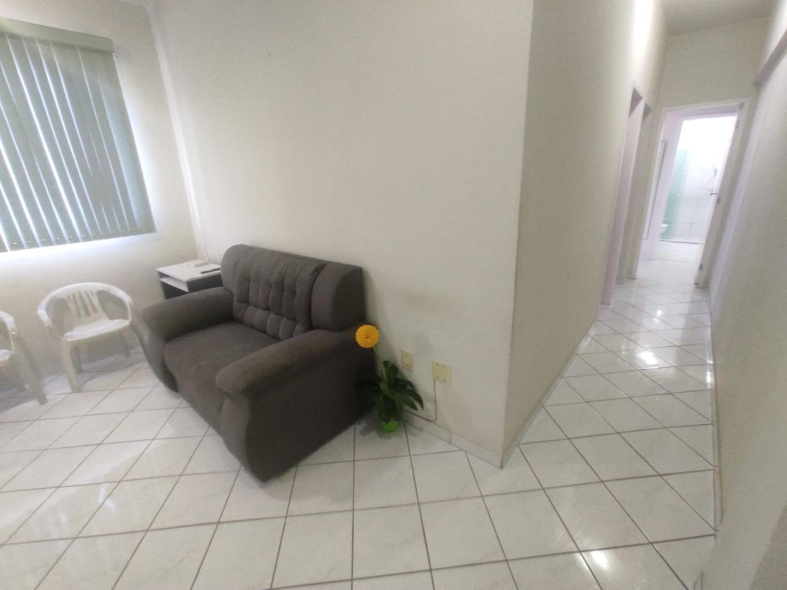 Lindo apartamento com Wi-Fi a 370m da Praia do Morro, próximo ao Marlim Azul e à Av Paris