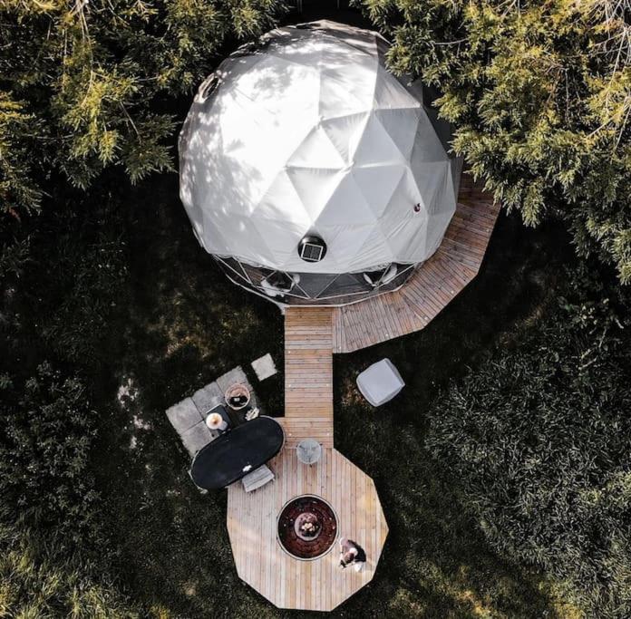 Hotel Beautiful Olive Pod Geo Dome House with Hot Tub