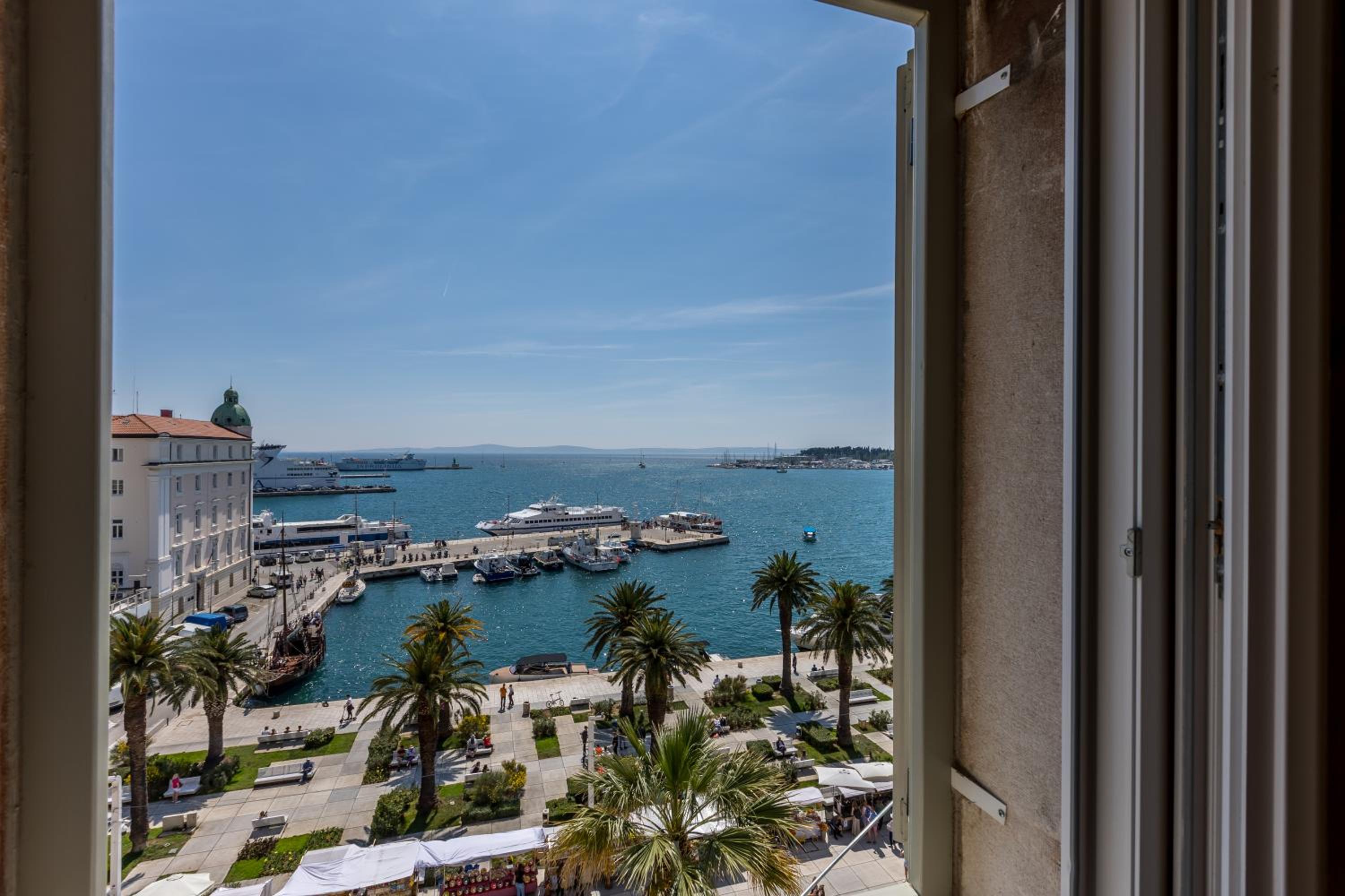 Riva - the heart of palace view 2