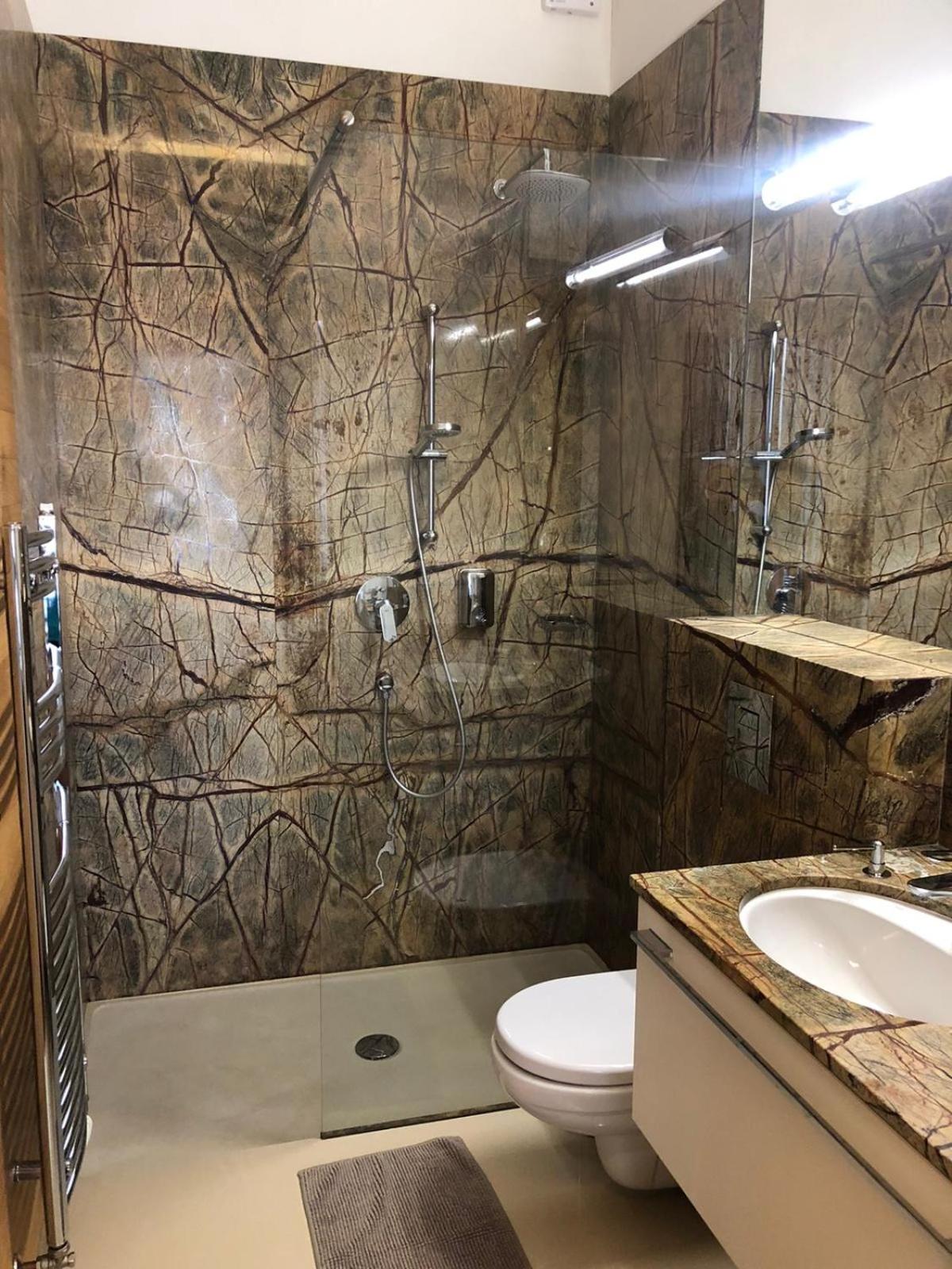 Holec Apartments
