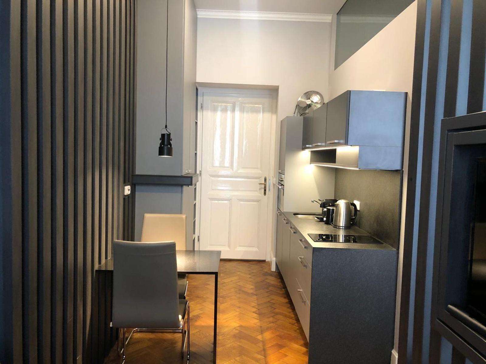 Holec Apartments