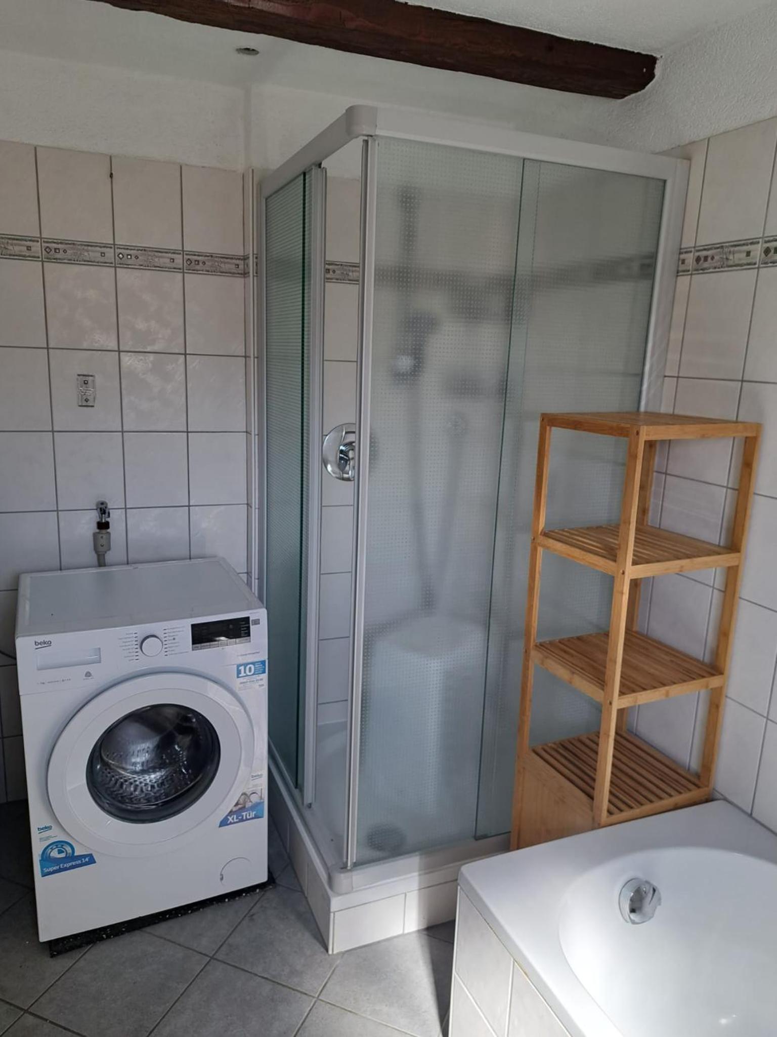 Gästehaus Six Inn mit Gemeinschaftsküche bis 6 Personen