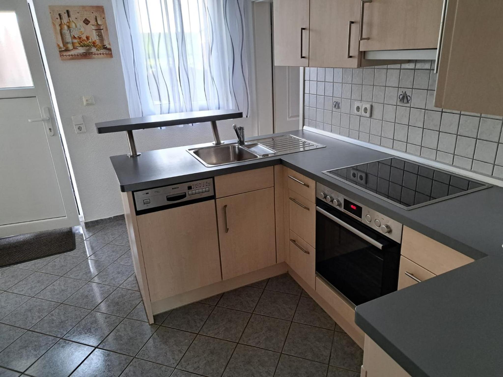 Gästehaus Six Inn mit Gemeinschaftsküche bis 6 Personen