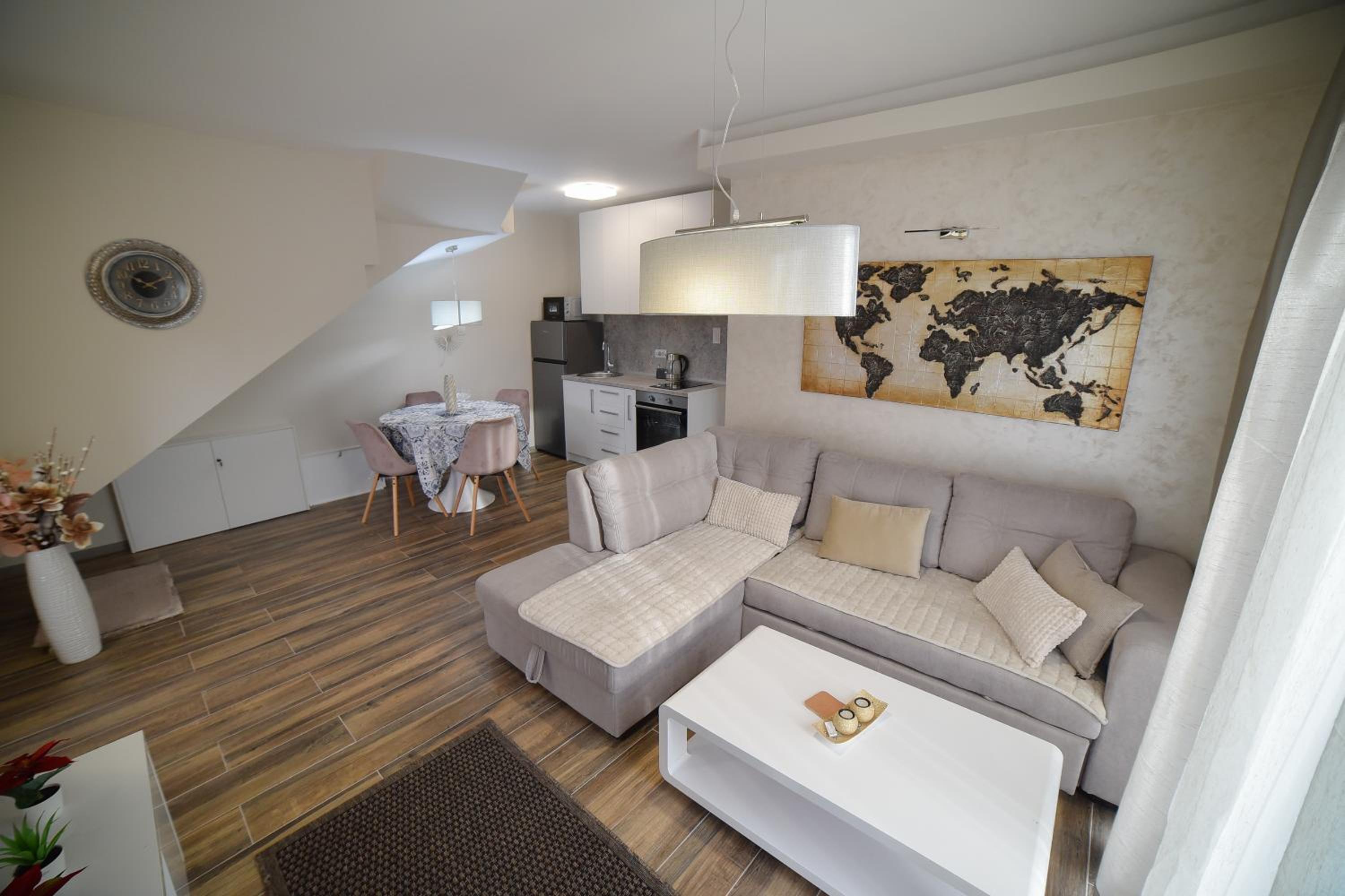 Gold Gondola Premium Apartments