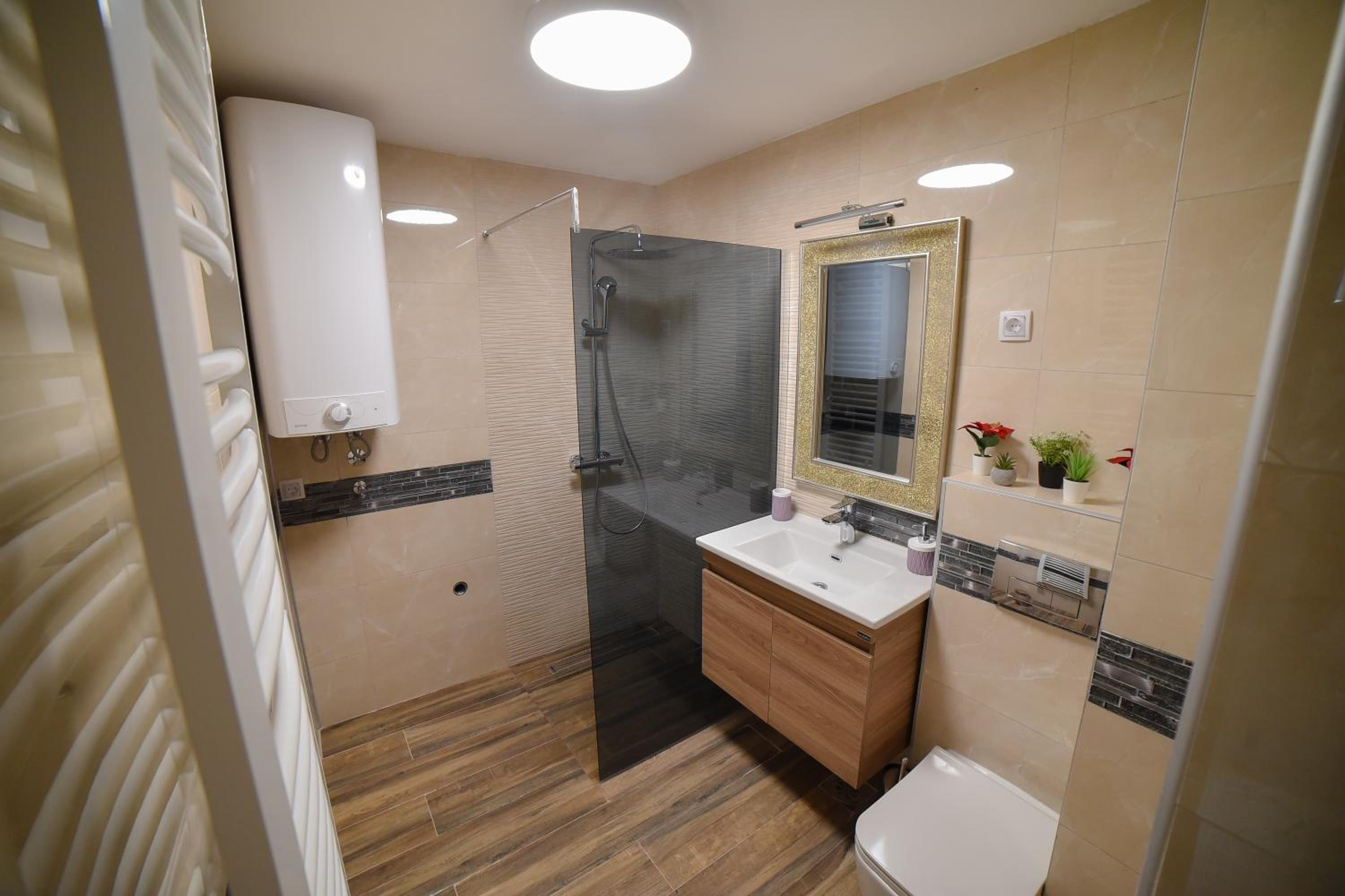 Gold Gondola Premium Apartments