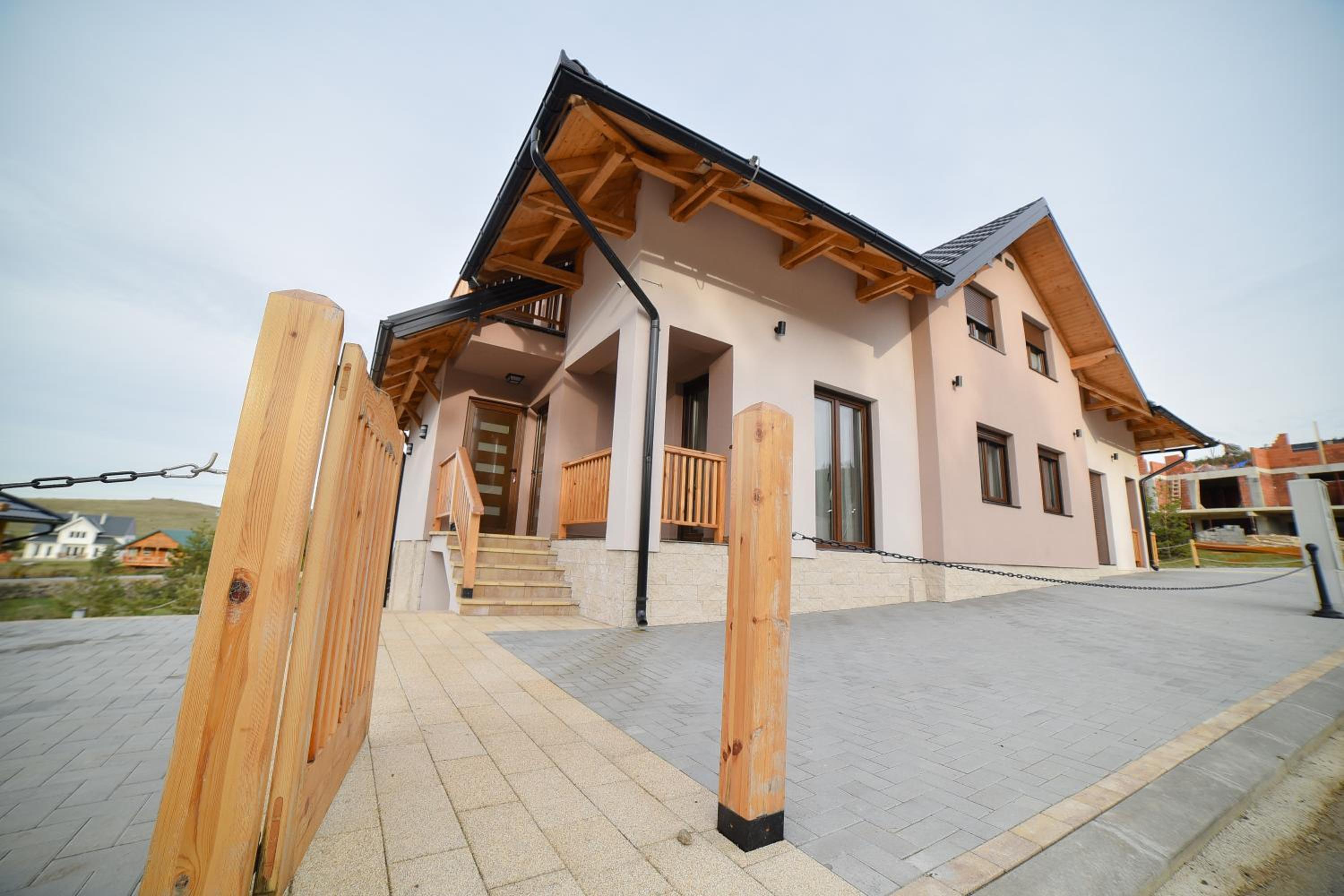 Gold Gondola Premium Apartments
