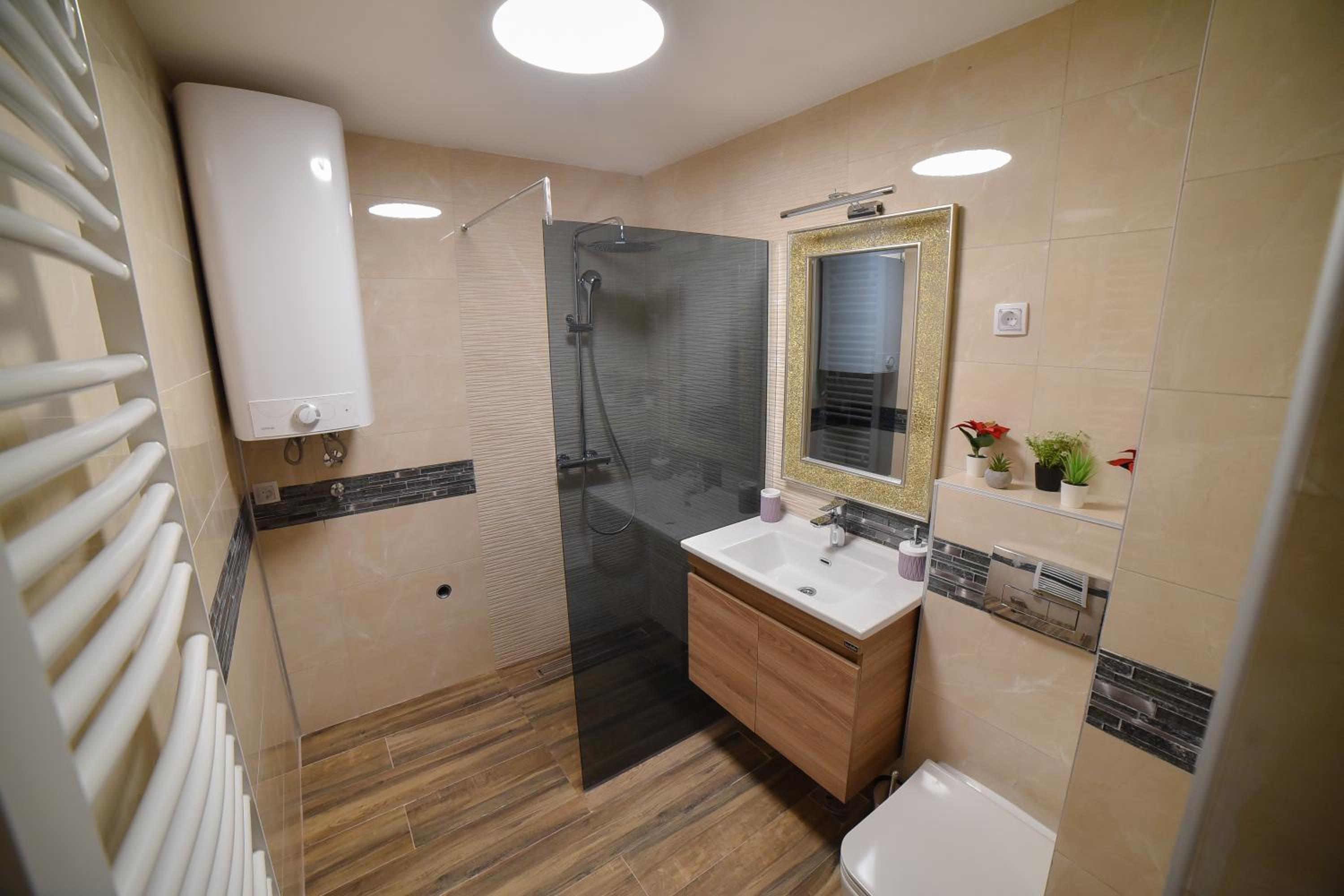 Gold Gondola Premium Apartments