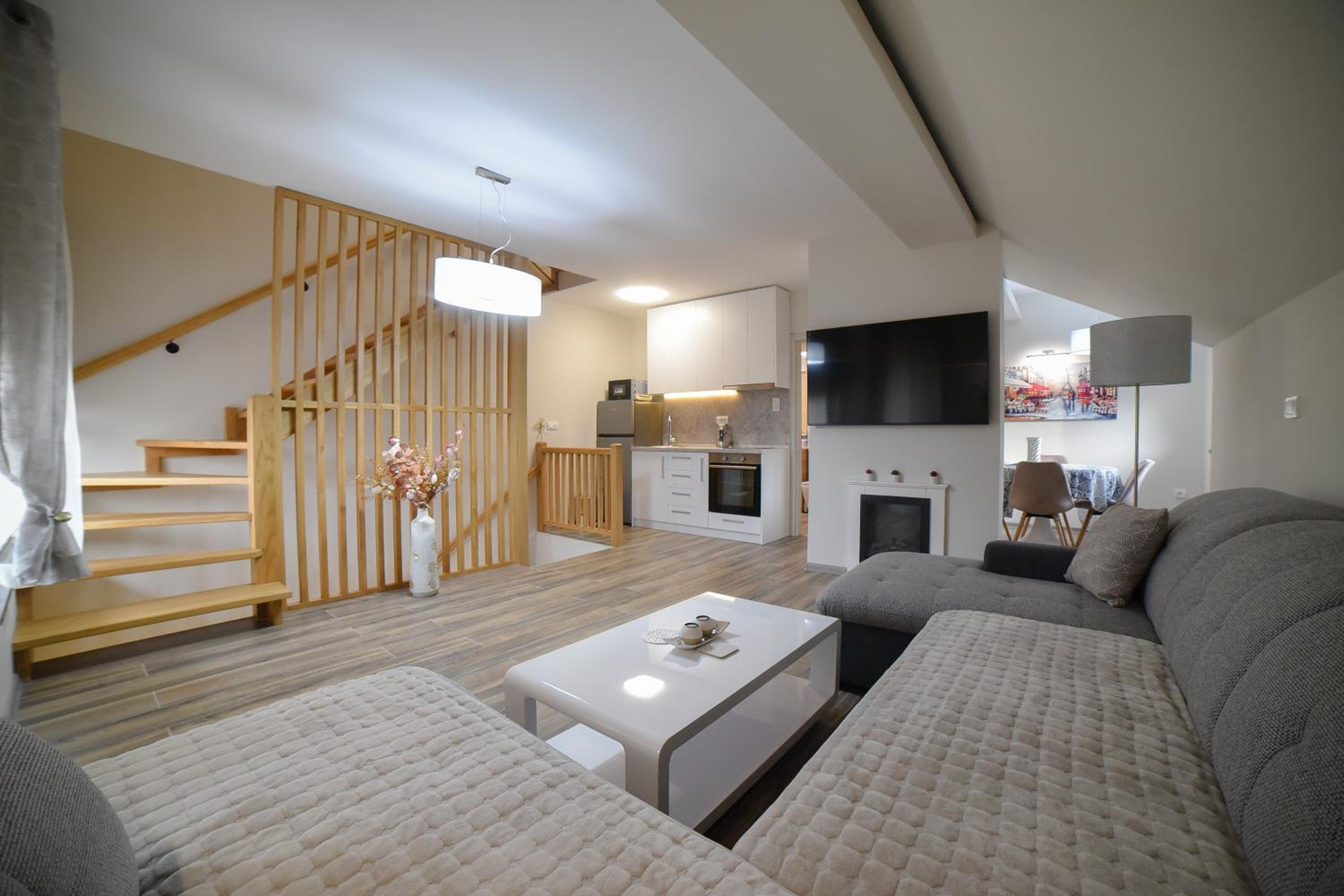 Gold Gondola Premium Apartments