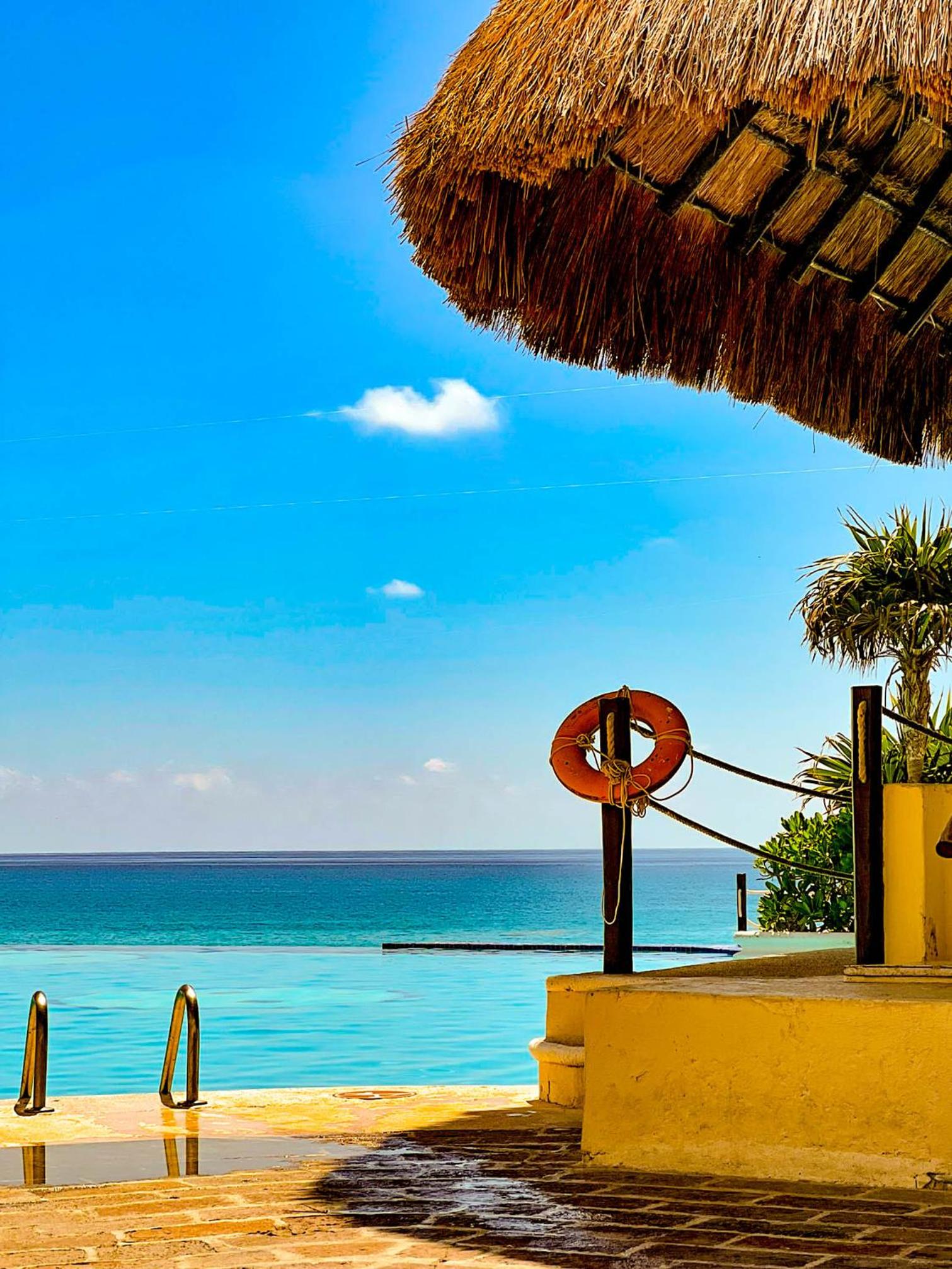 Hotel Beachside Apartments Cancun - Image 1